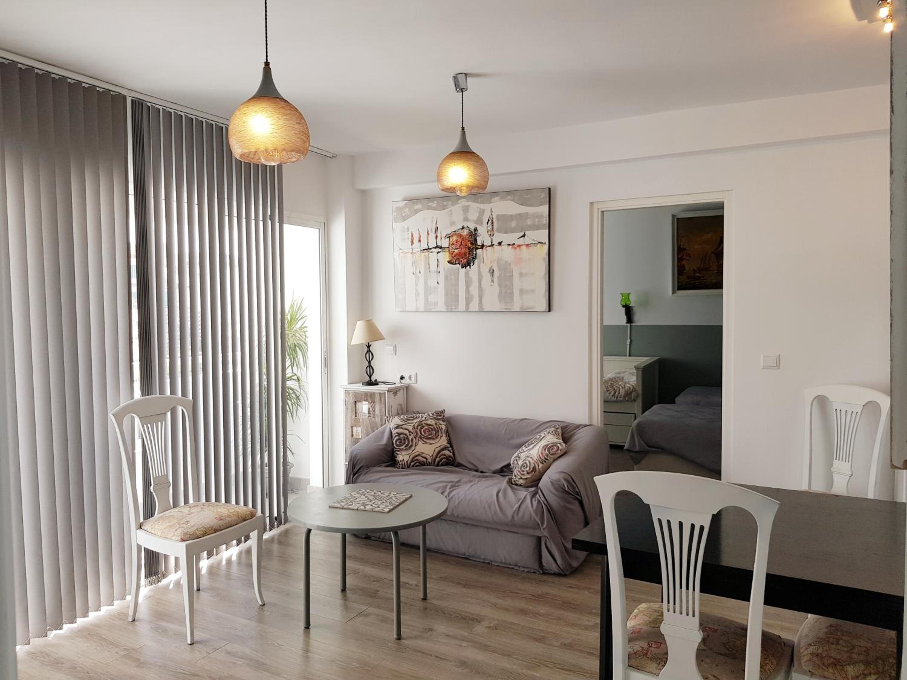 Apartment with Terrace - Photo 11