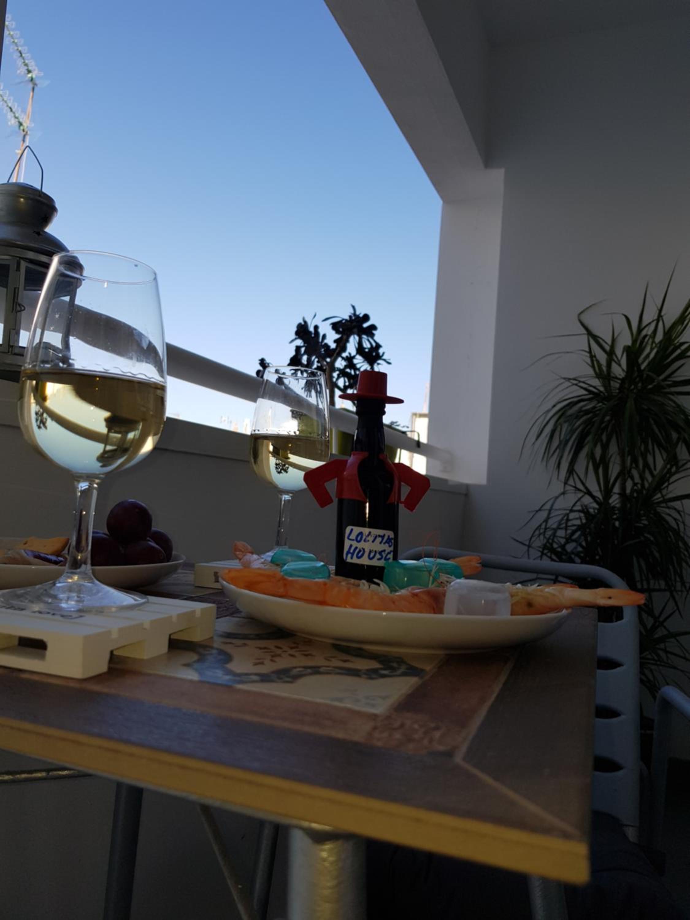 Apartment with Terrace - Photo 9