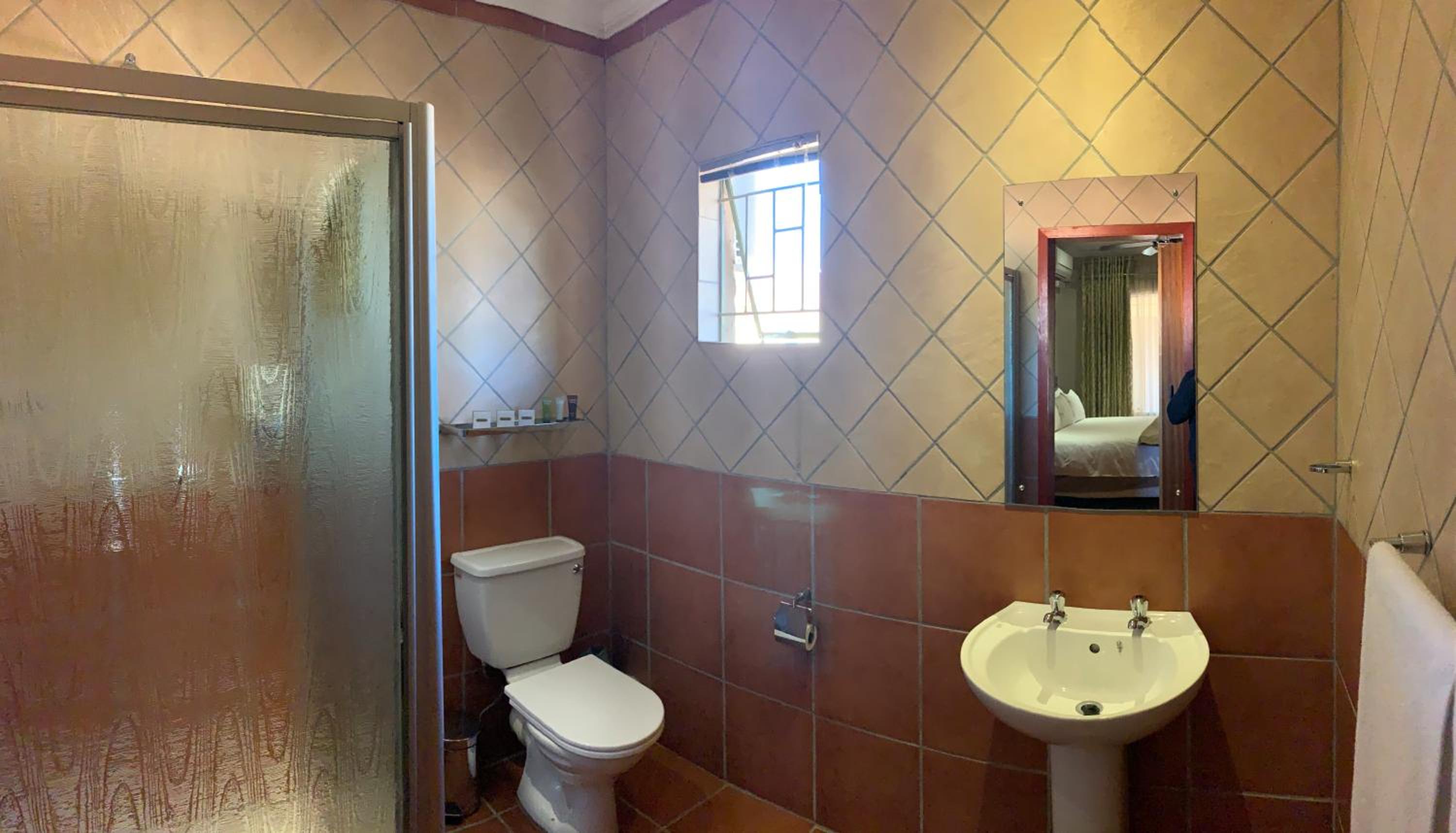 Deluxe Double or Twin Room - Photo 3