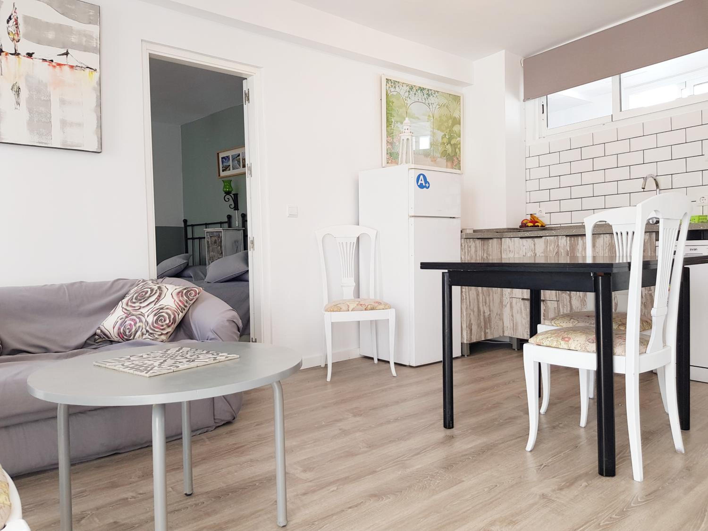 Apartment with Terrace - Photo 28