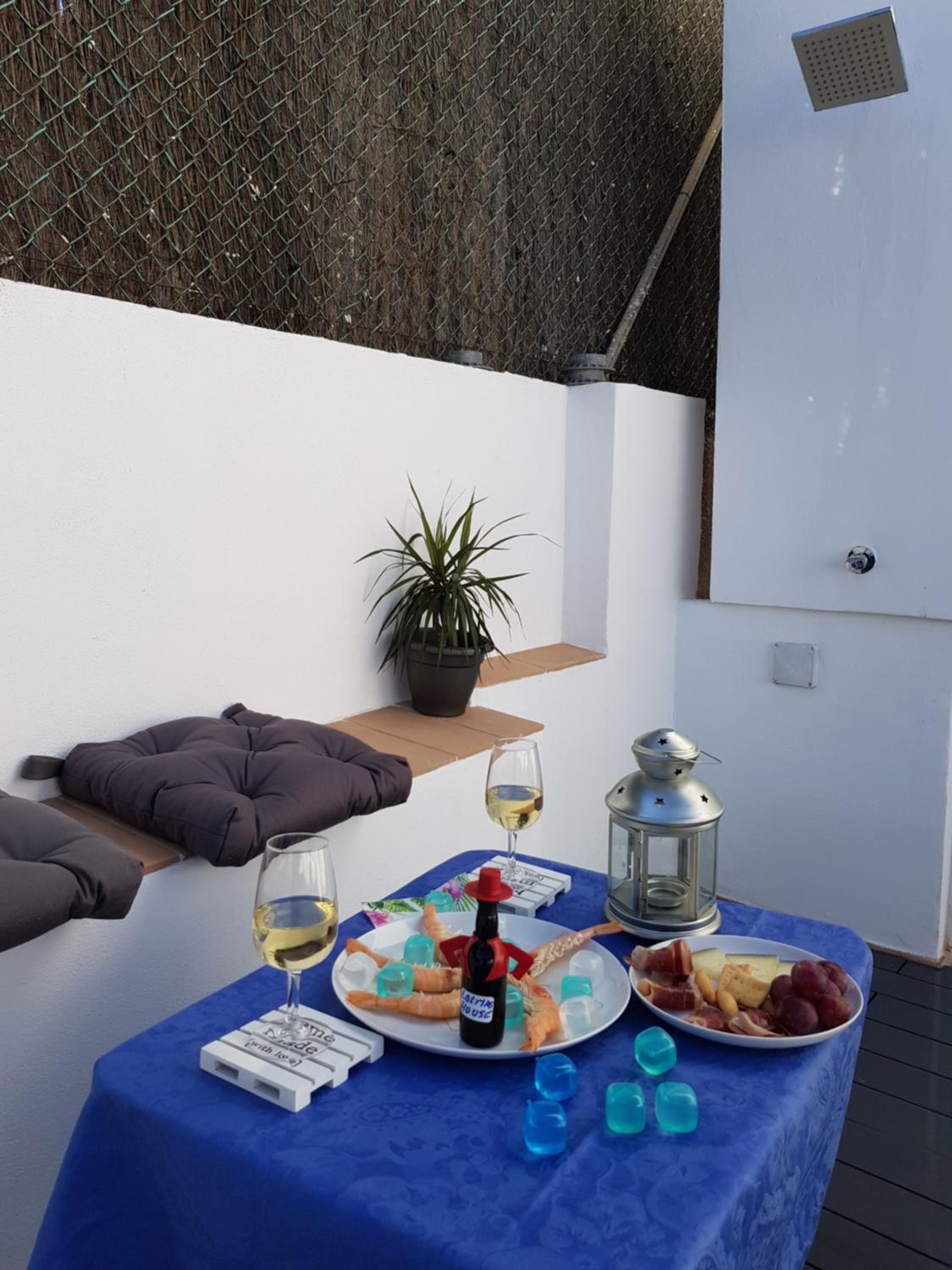 Apartment with Terrace - Photo 30