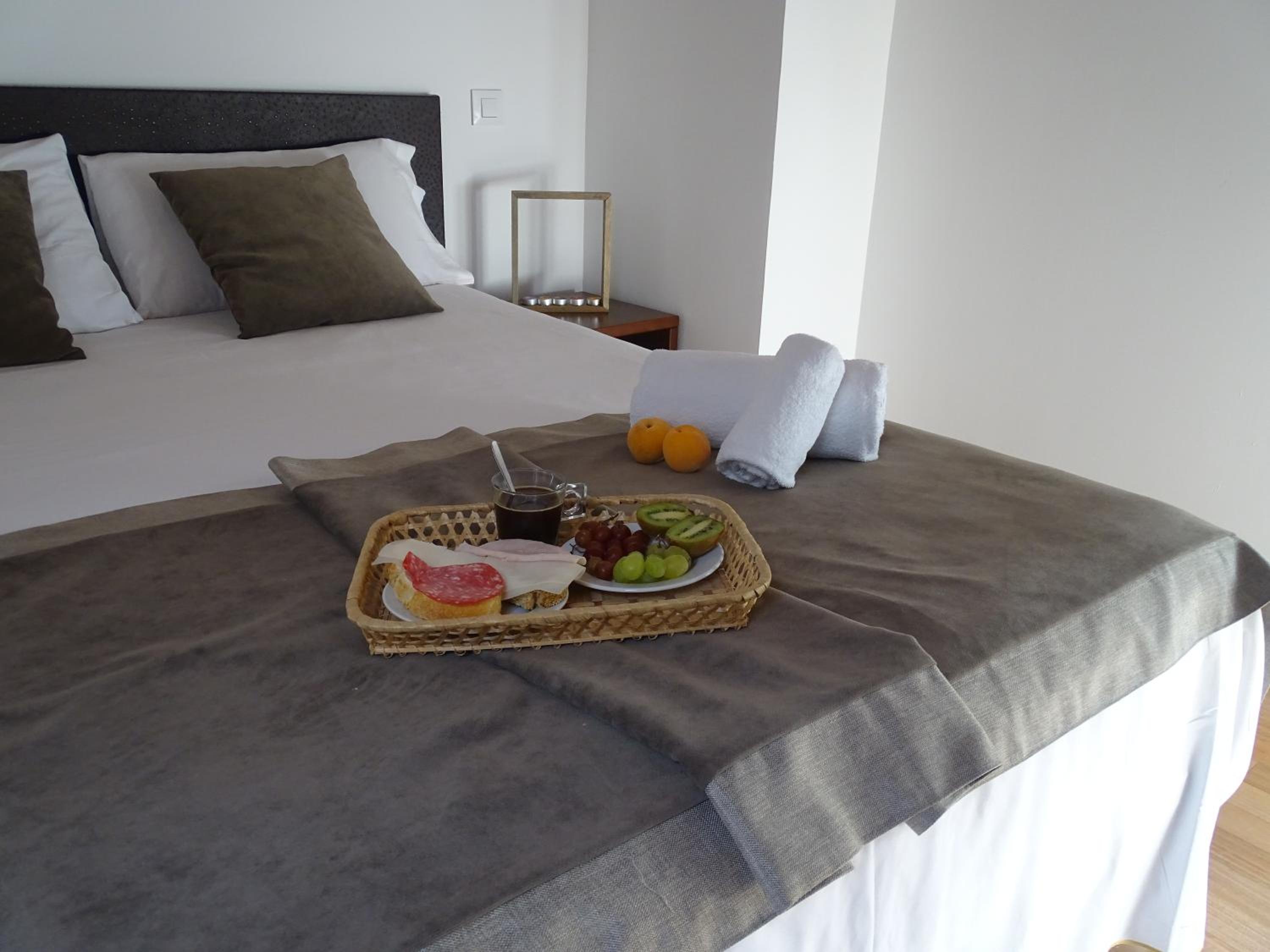 Habitación Familiar con Vista al Jardín