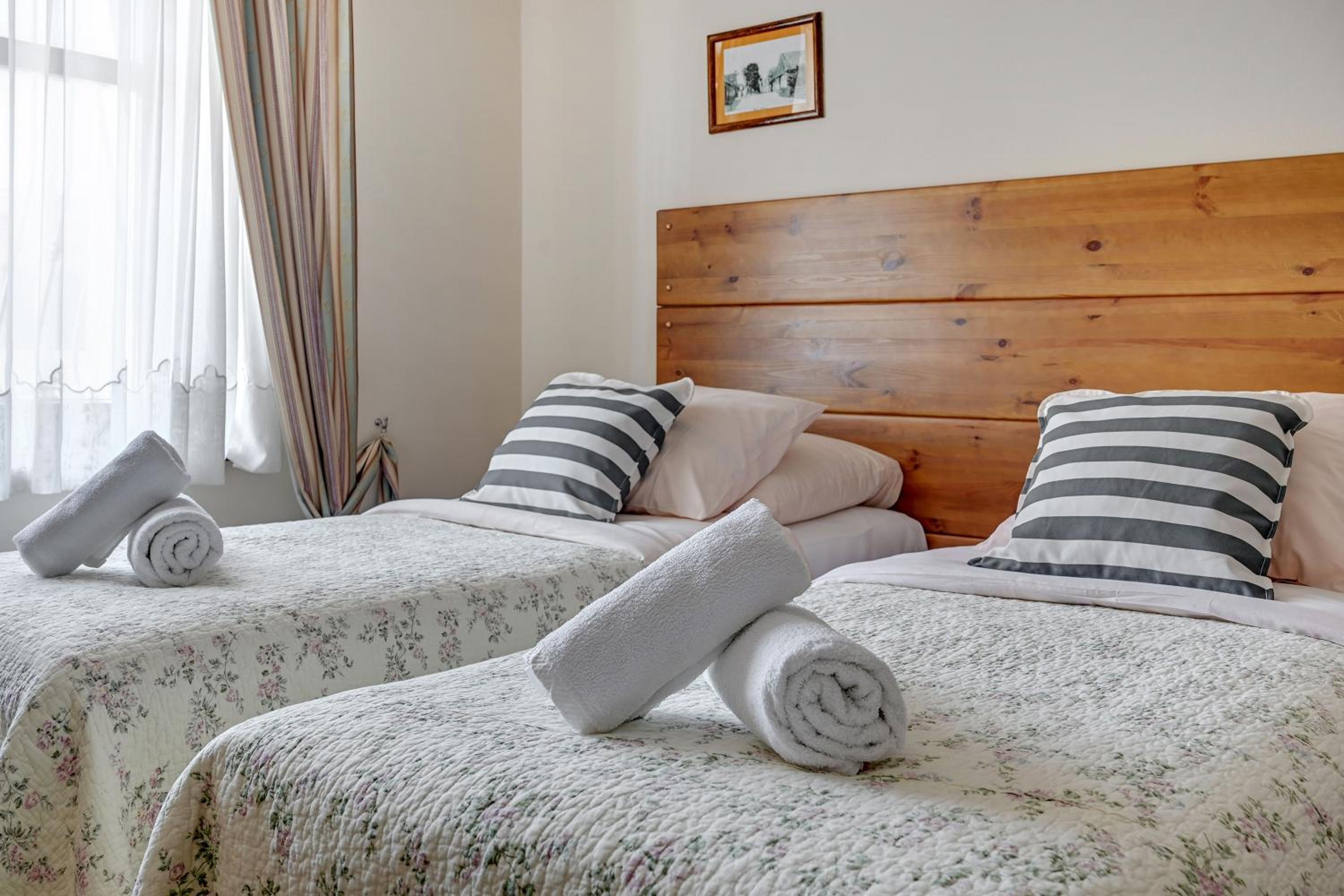 Double or Twin Room photo 2
