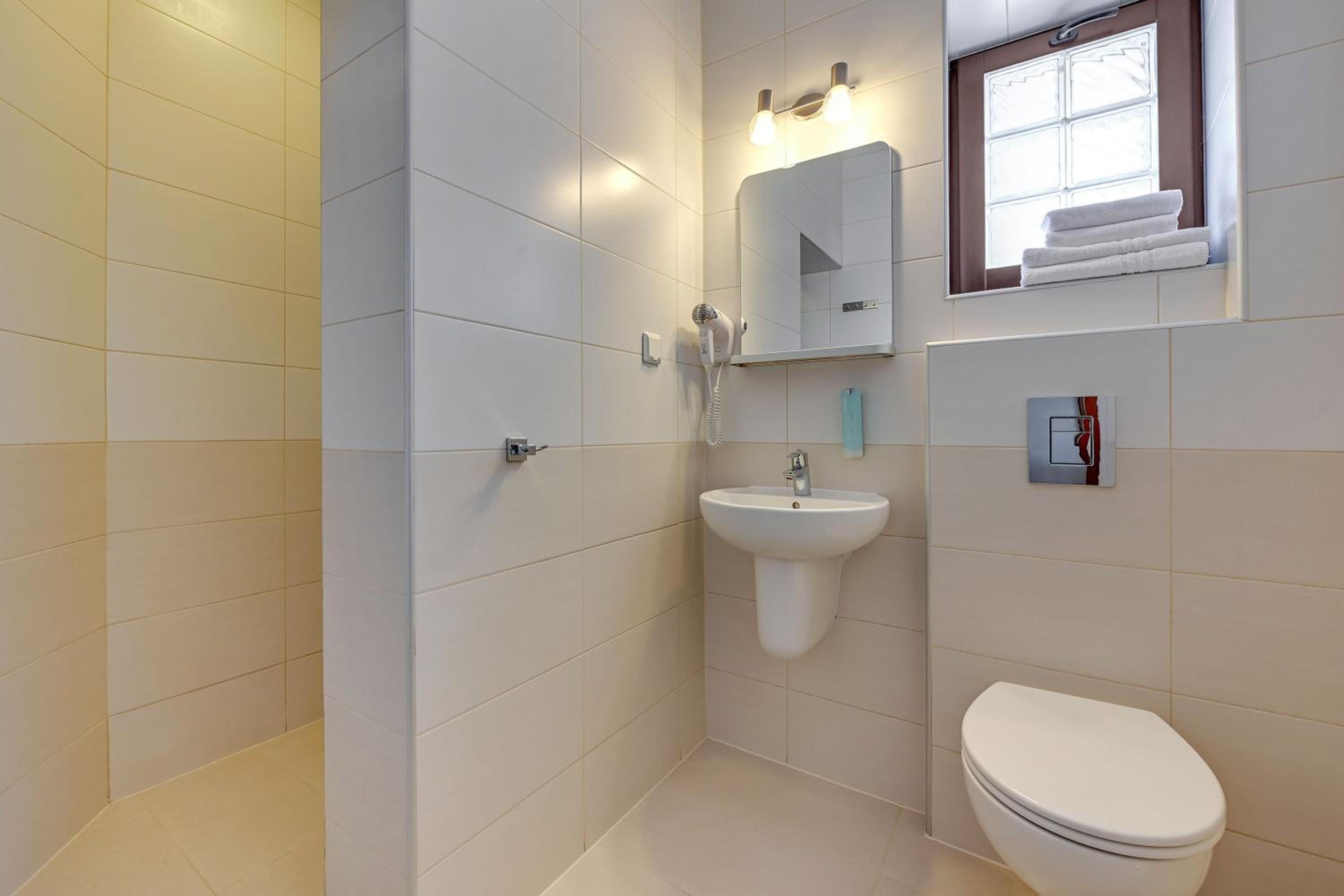 Double Room - Photo 4