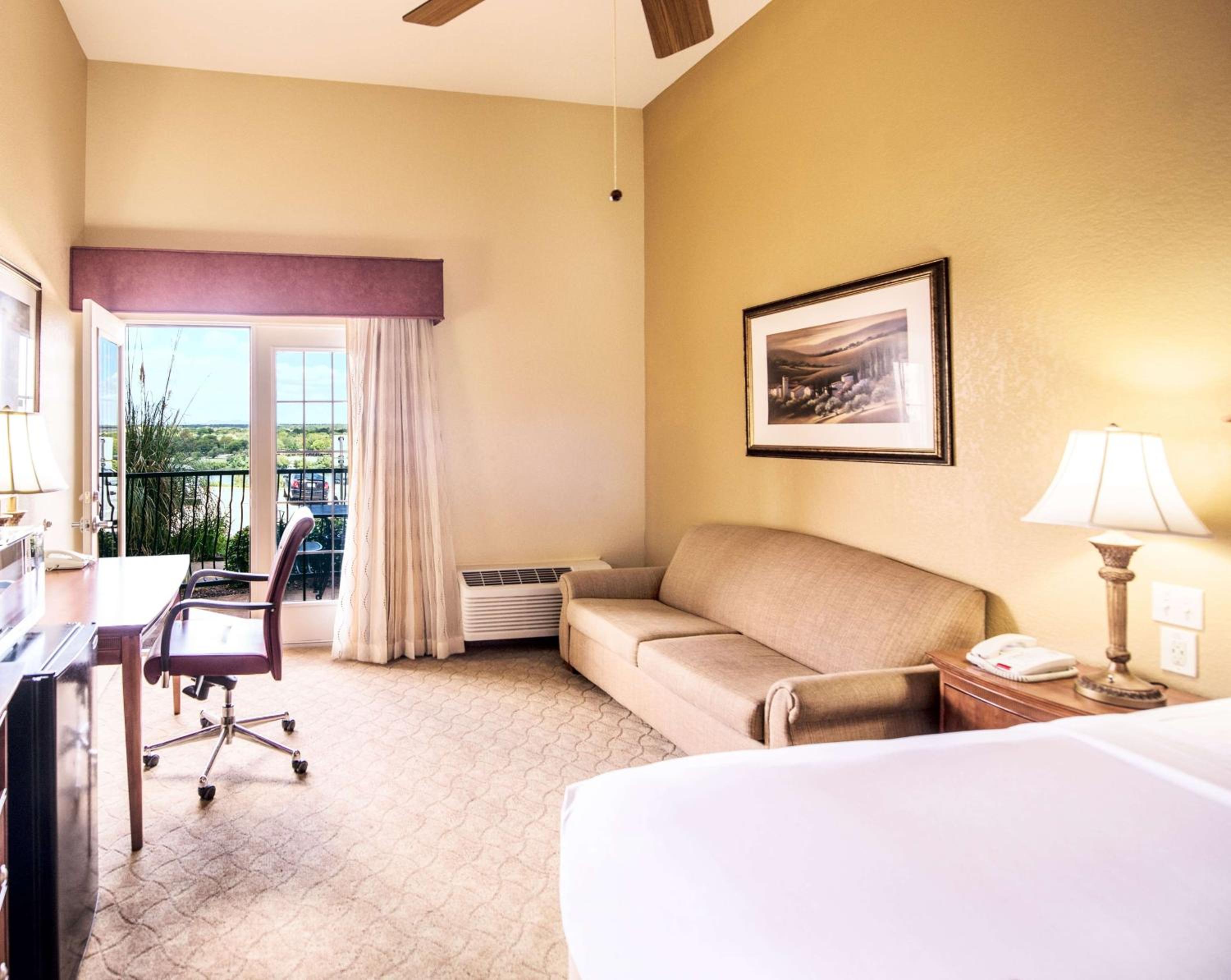 1 King Bed, Dlx Mobility/Hearing Access RM, Patio Lake View, Roll-In Shower,NSMK - Photo 2
