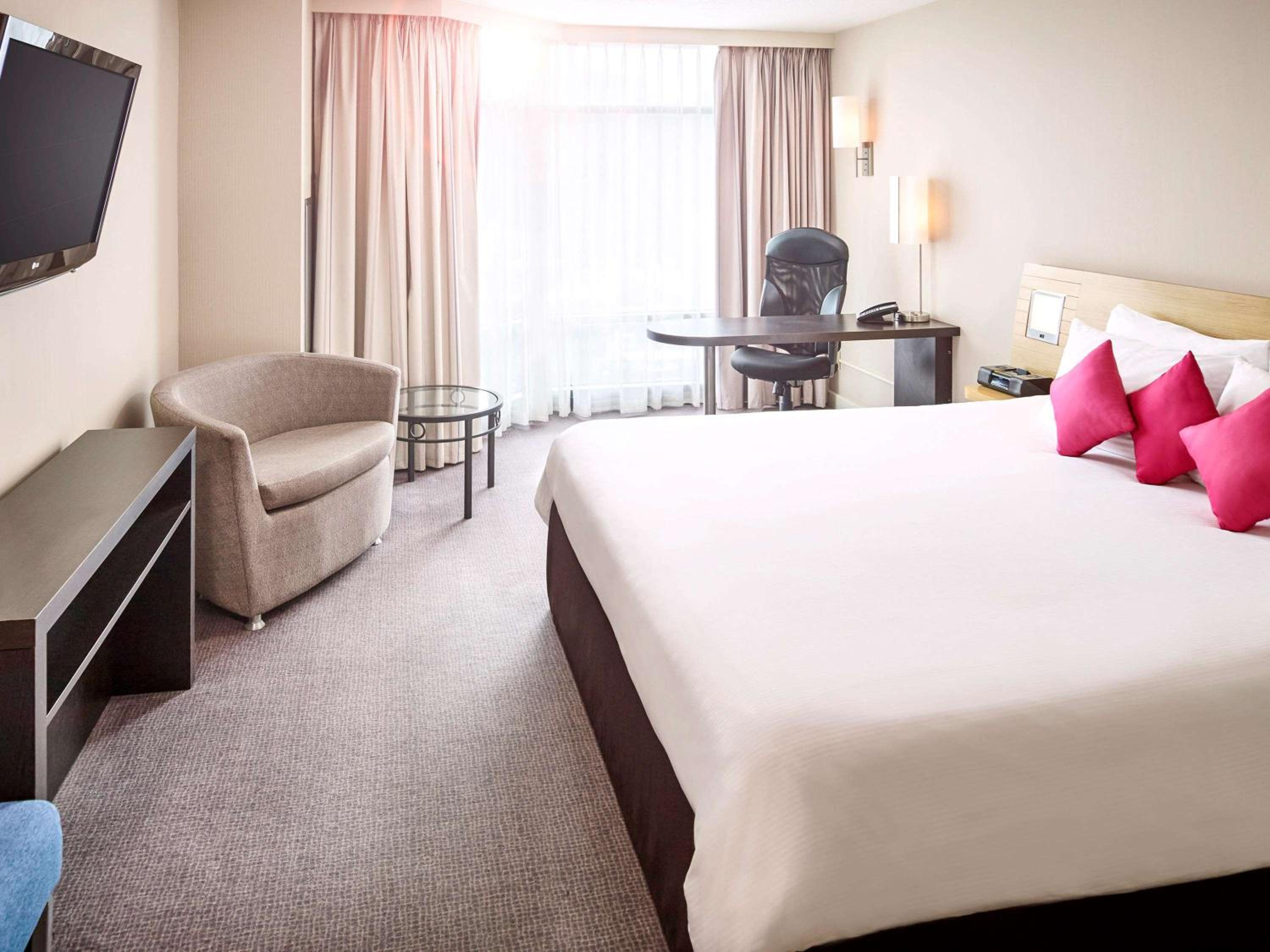 Superior King Room - Photo 2