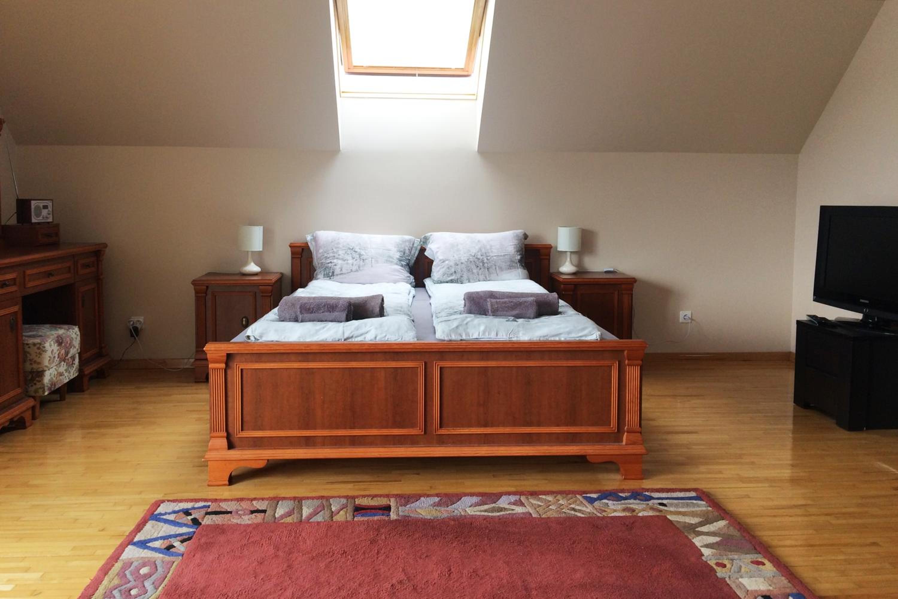 Standard Double or Twin Room with Balcony - Photo 2