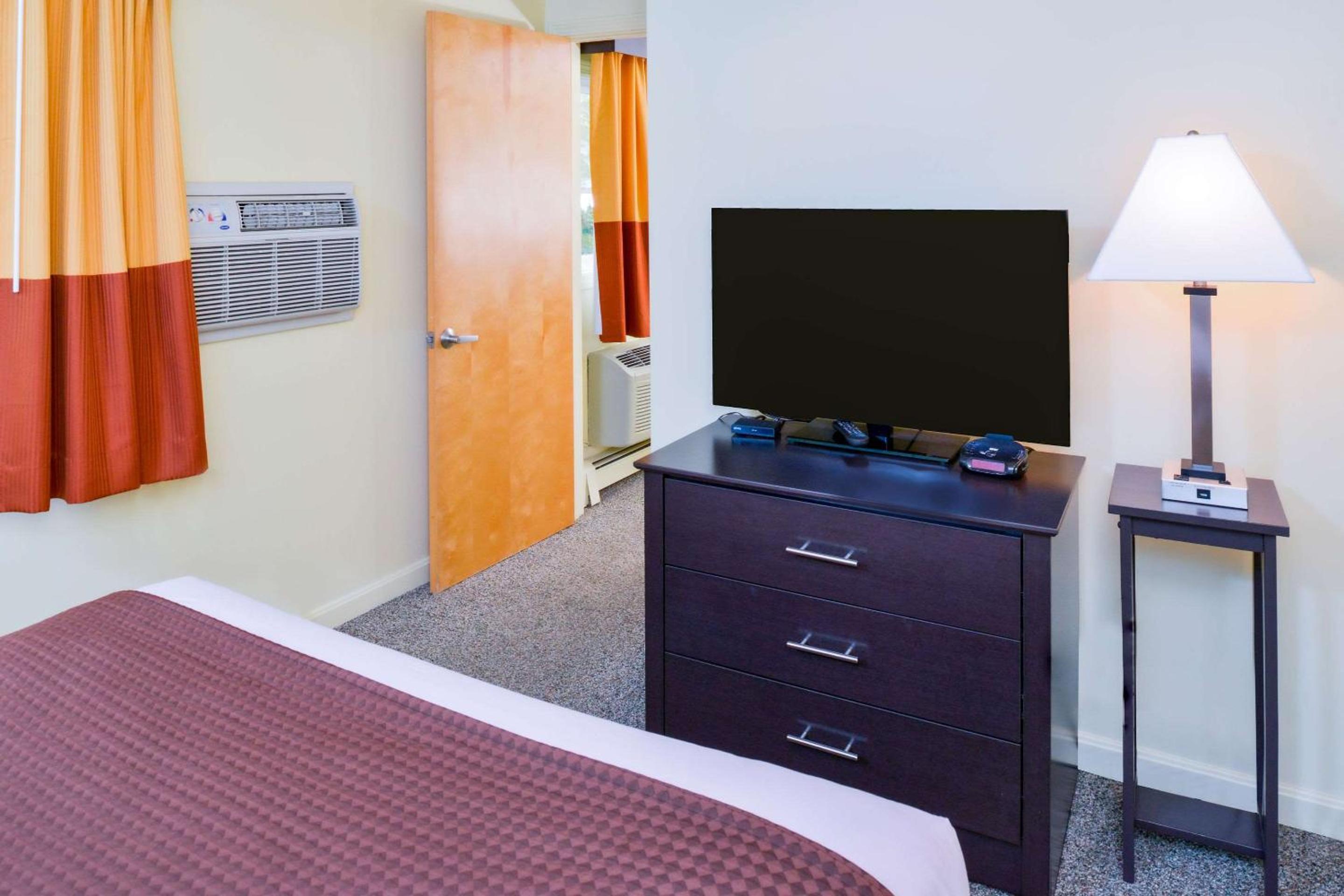 Deluxe Two Bedroom Suite - Photo 1