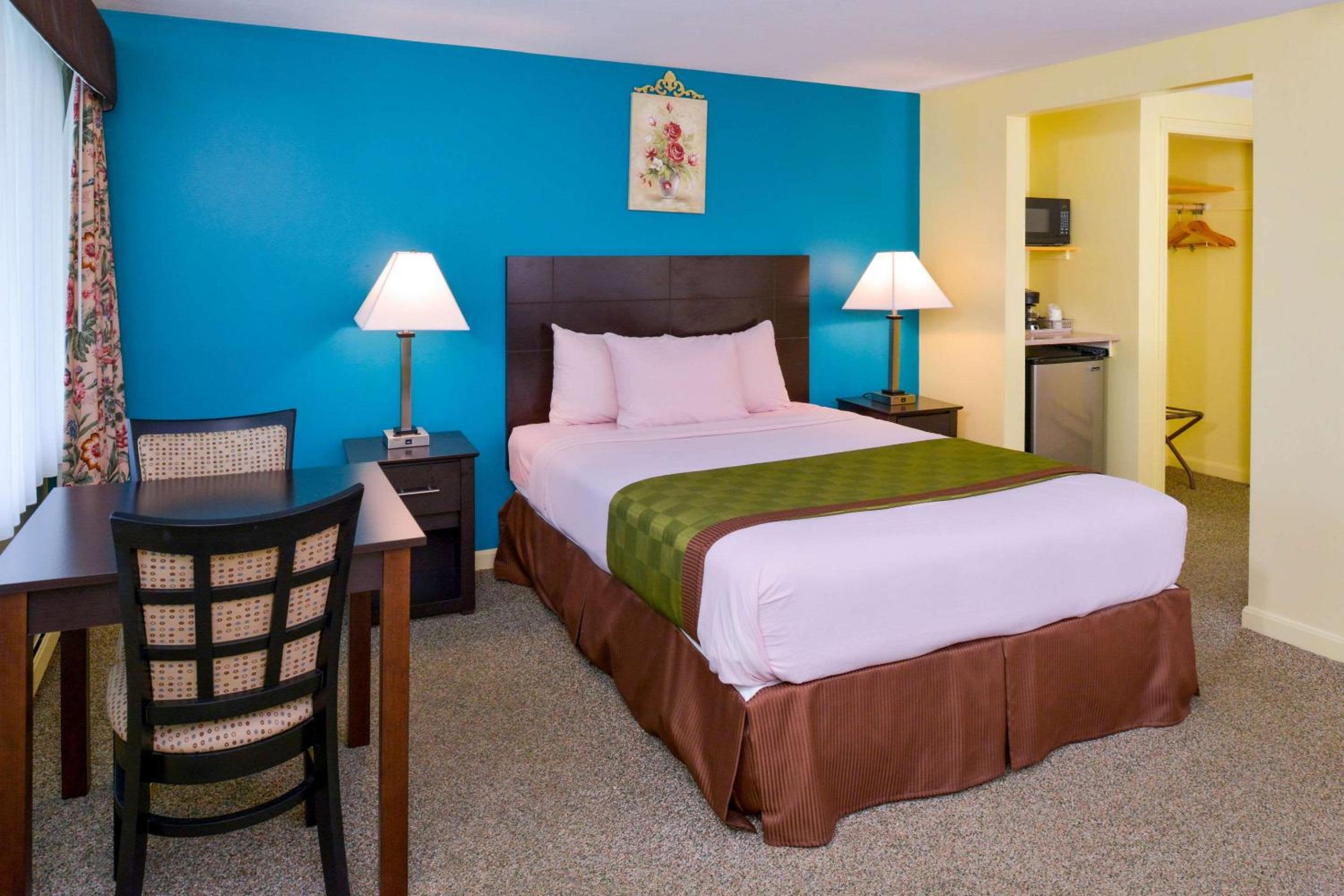 Queen Room - Photo 3