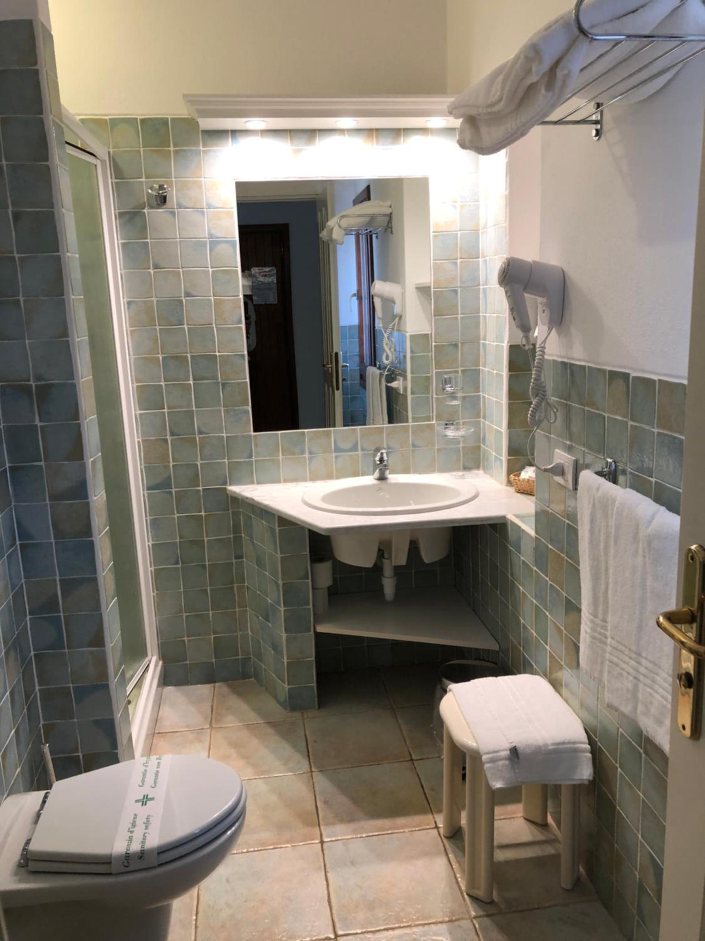 Double or Twin Room with Sea View - Photo 2