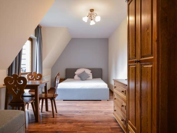 Triple Room with Bathroom photo 1