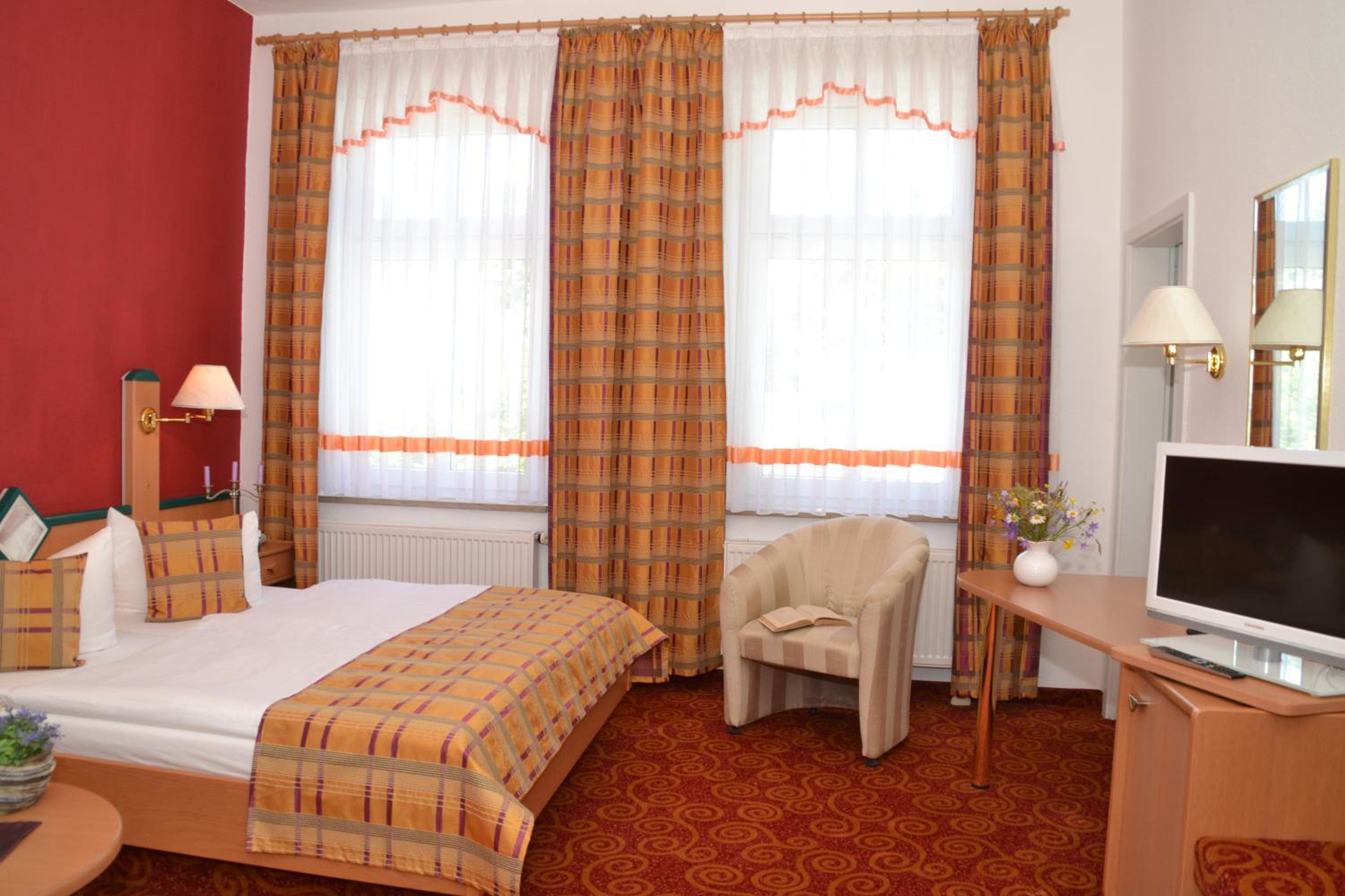 Double Room - Photo 7