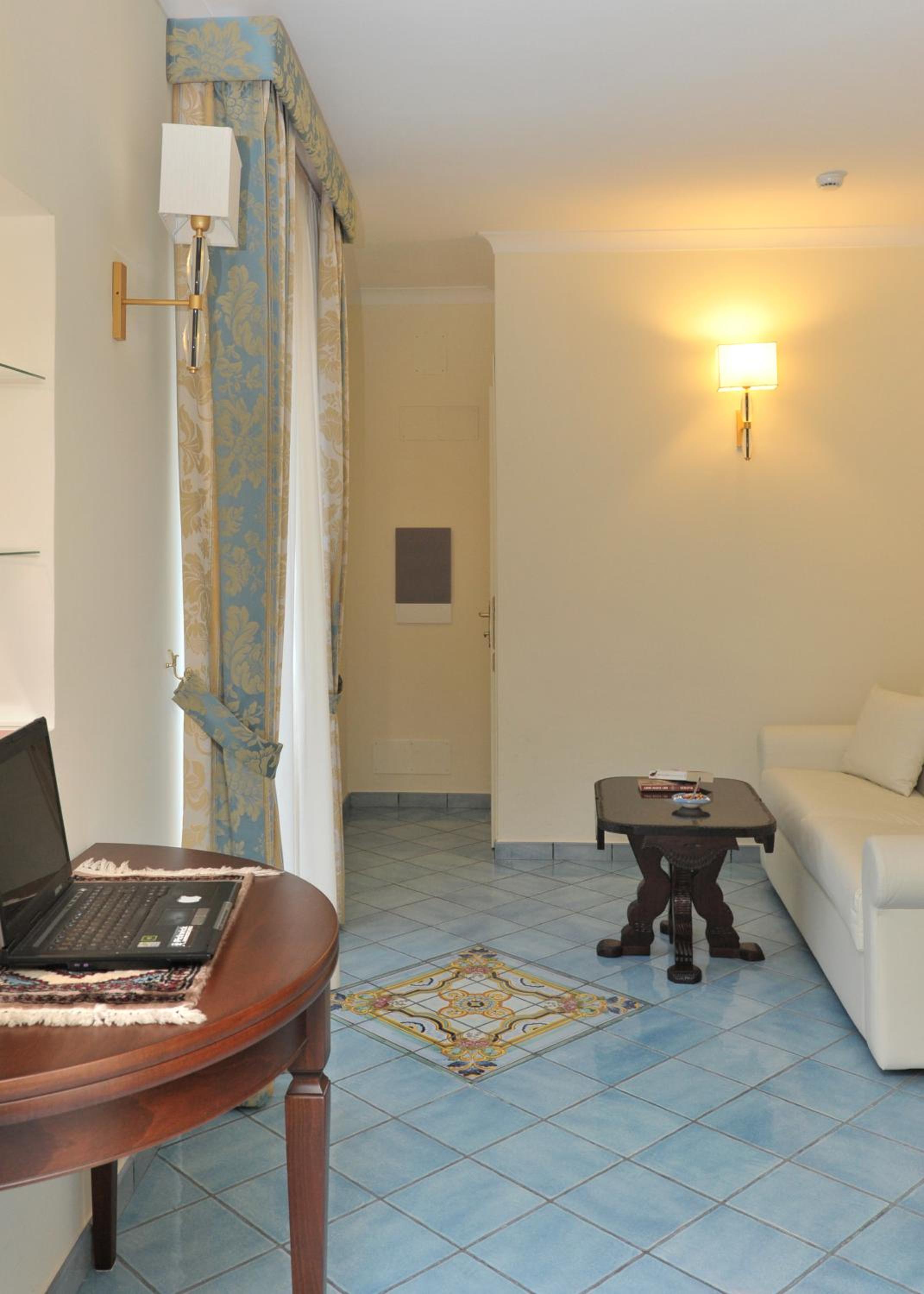Junior Suite - Photo 6