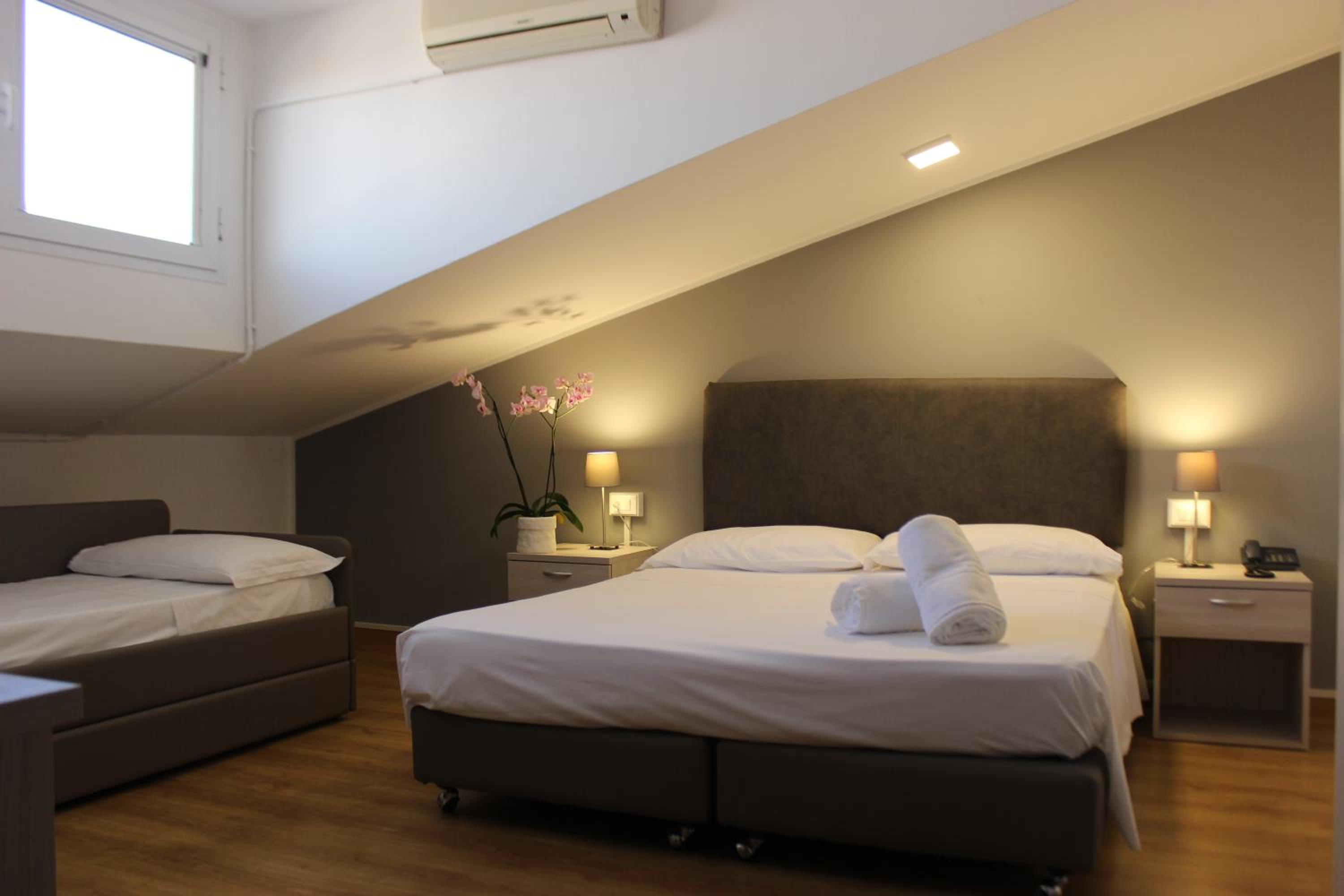 Triple Room - Attic photo 1