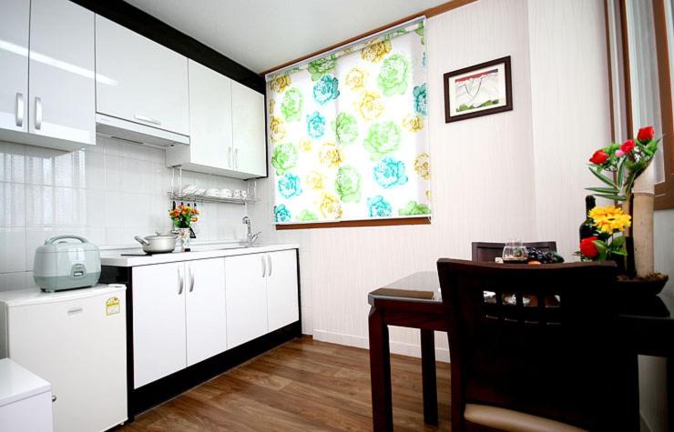 One-Bedroom House photo 2