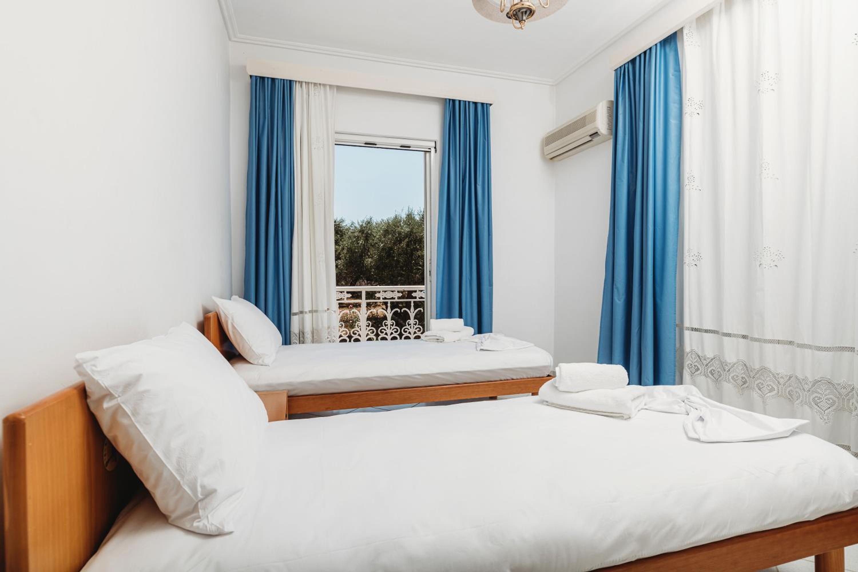 Three-Bedroom House photo 2