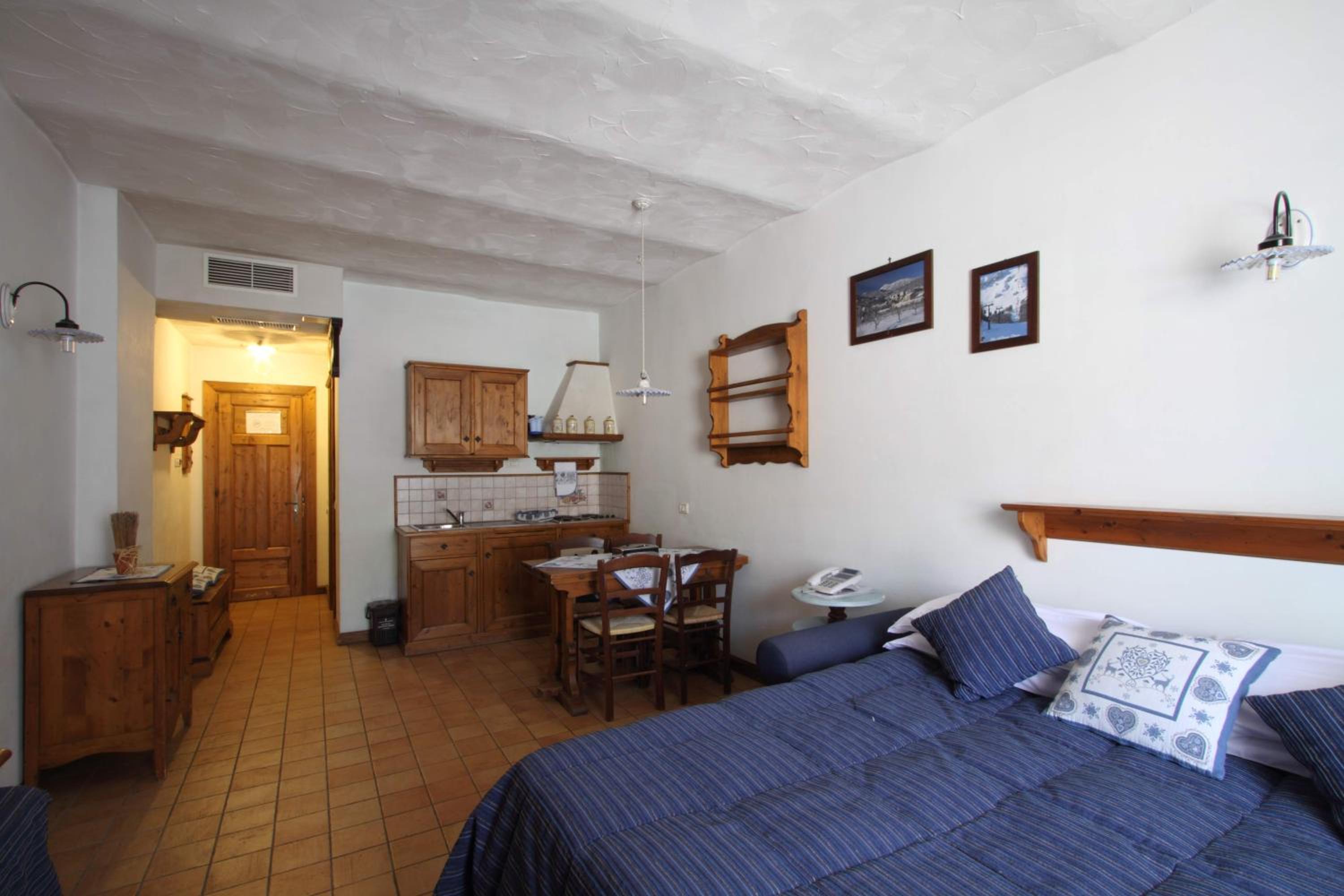 Studio (2 Adults) - Photo 2