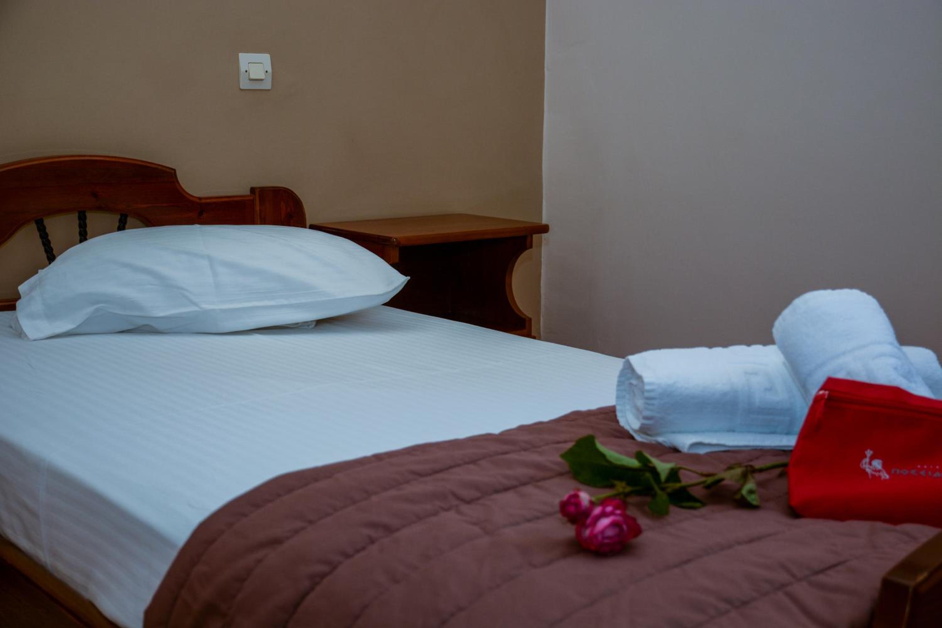 Double or Twin Room with Partial Sea View photo 2