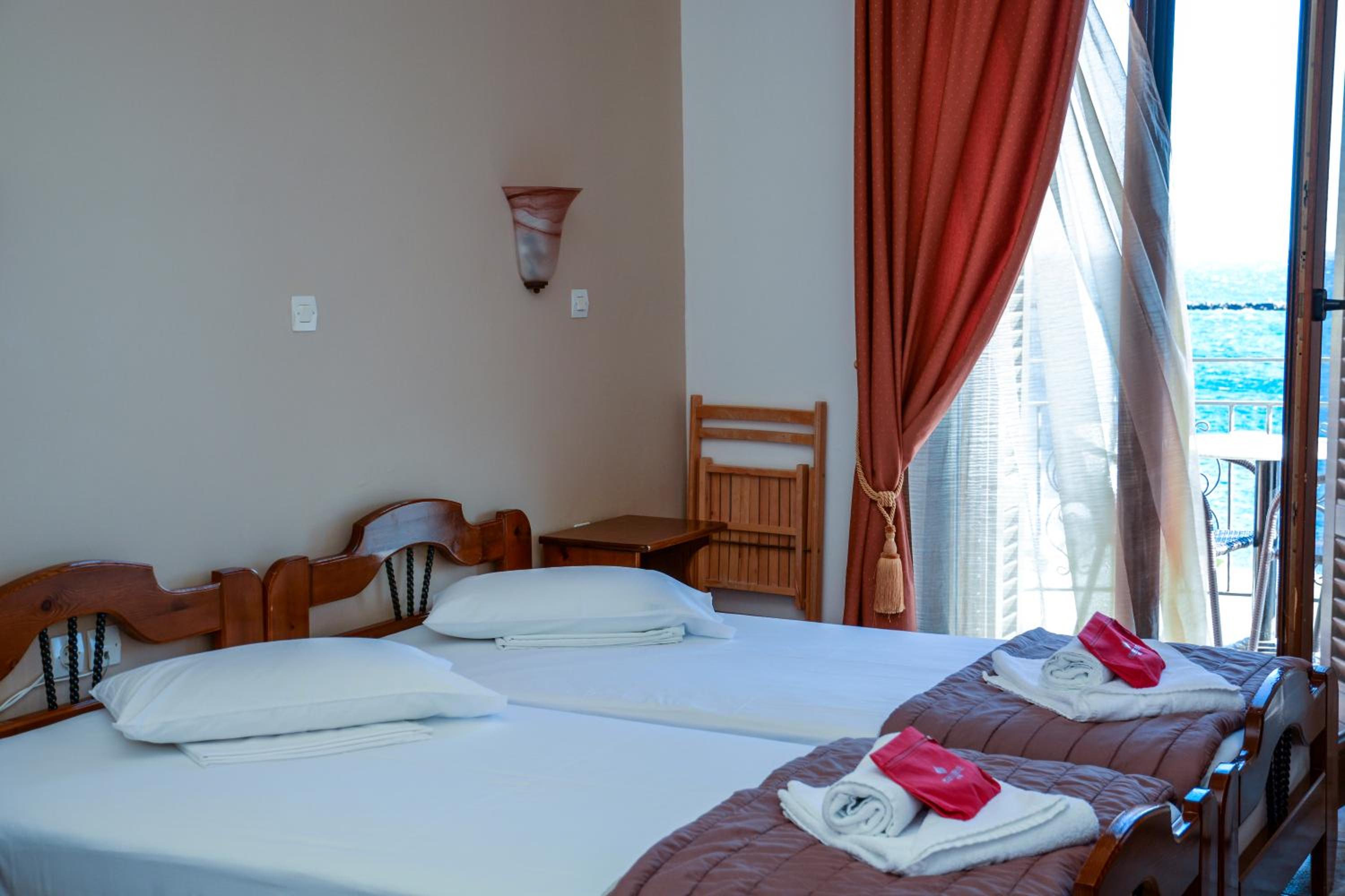 Standard Double or Twin Room with Sea View photo 1