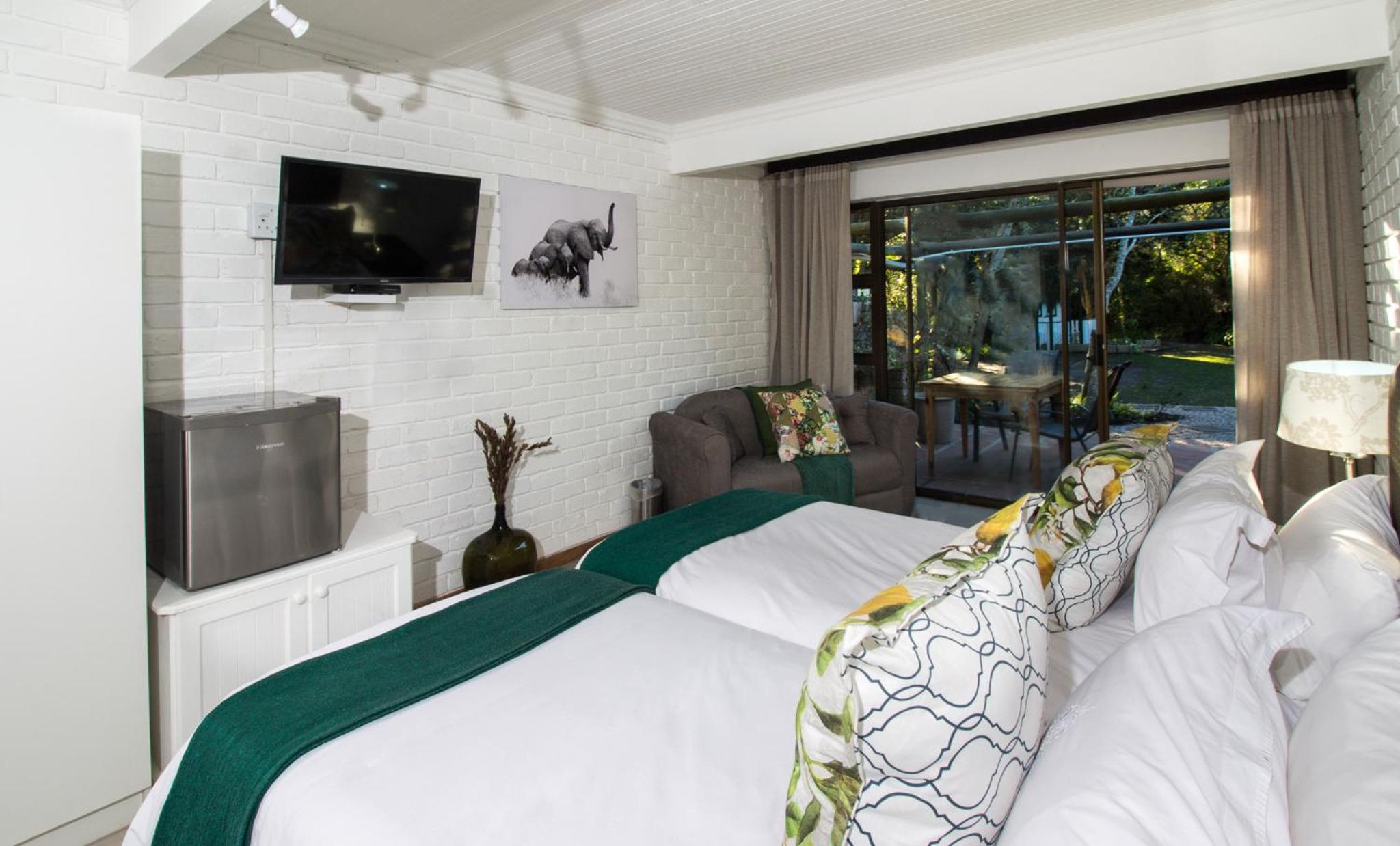 Standard Twin Room - Photo 7