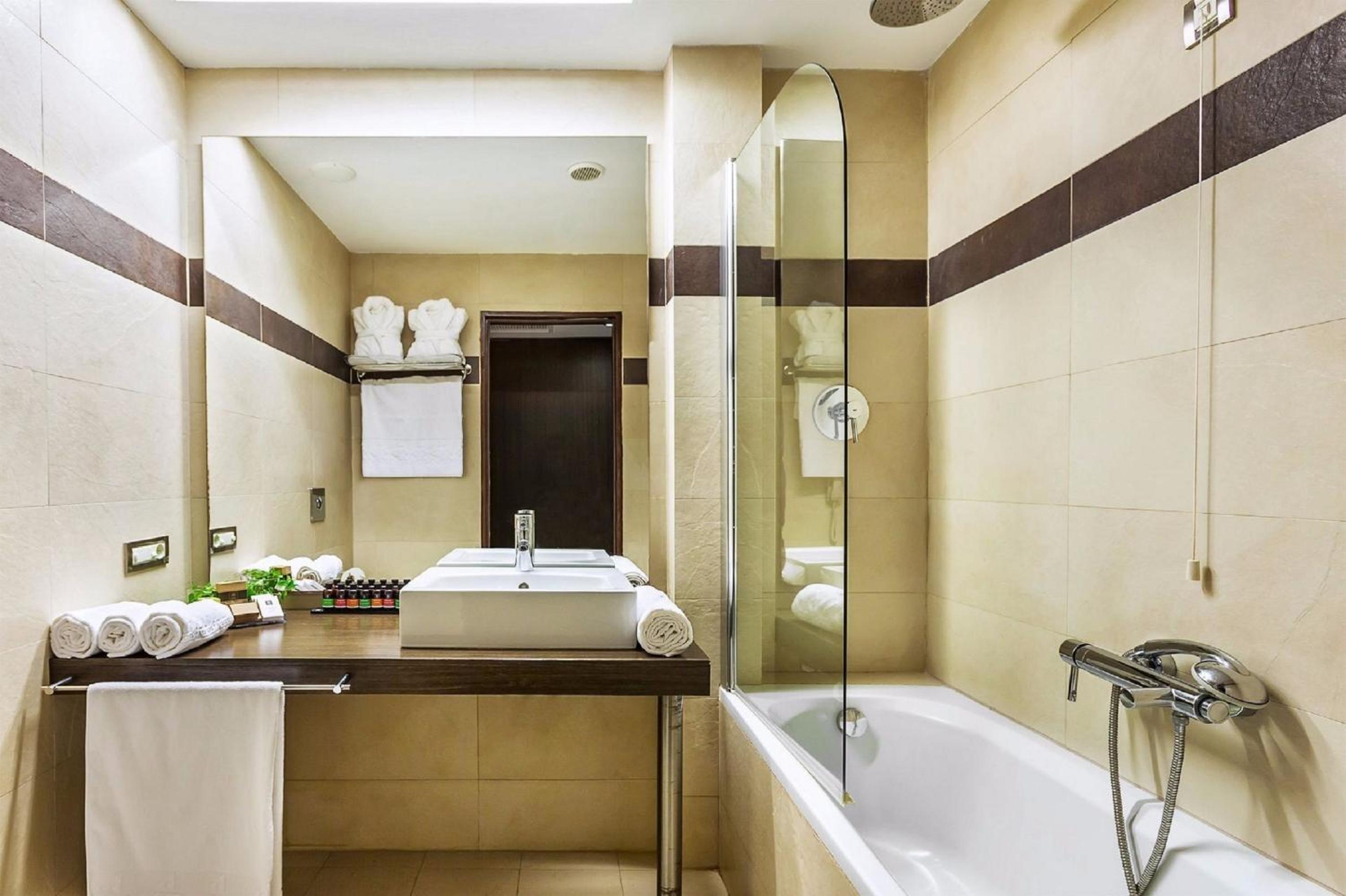 Executive Room with Panoramic Sea View - Photo 3