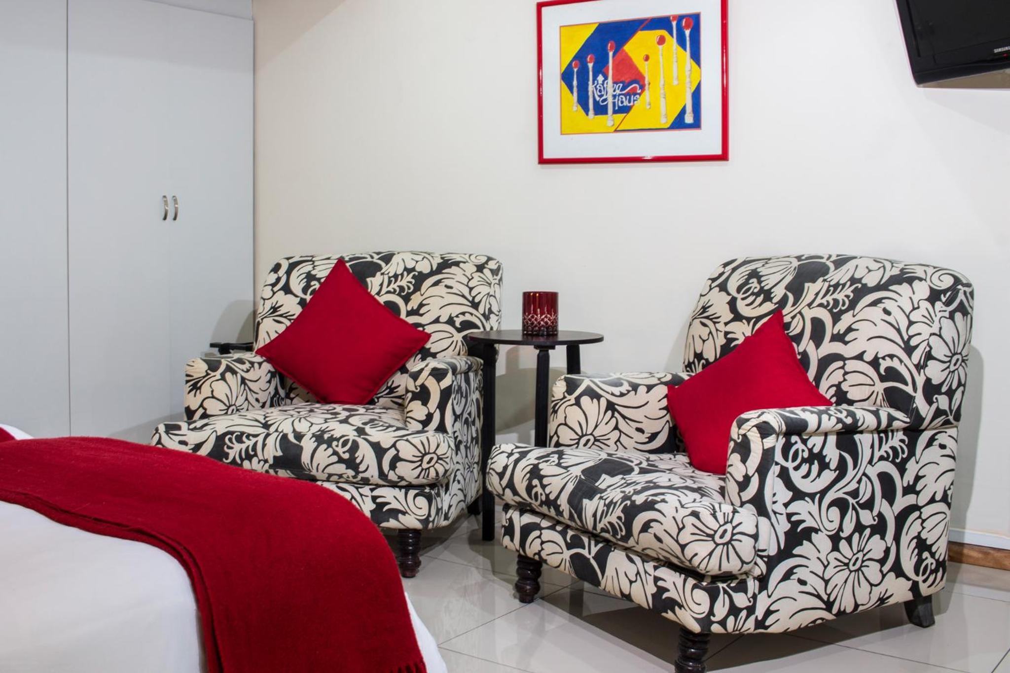 Twin Room - Photo 10