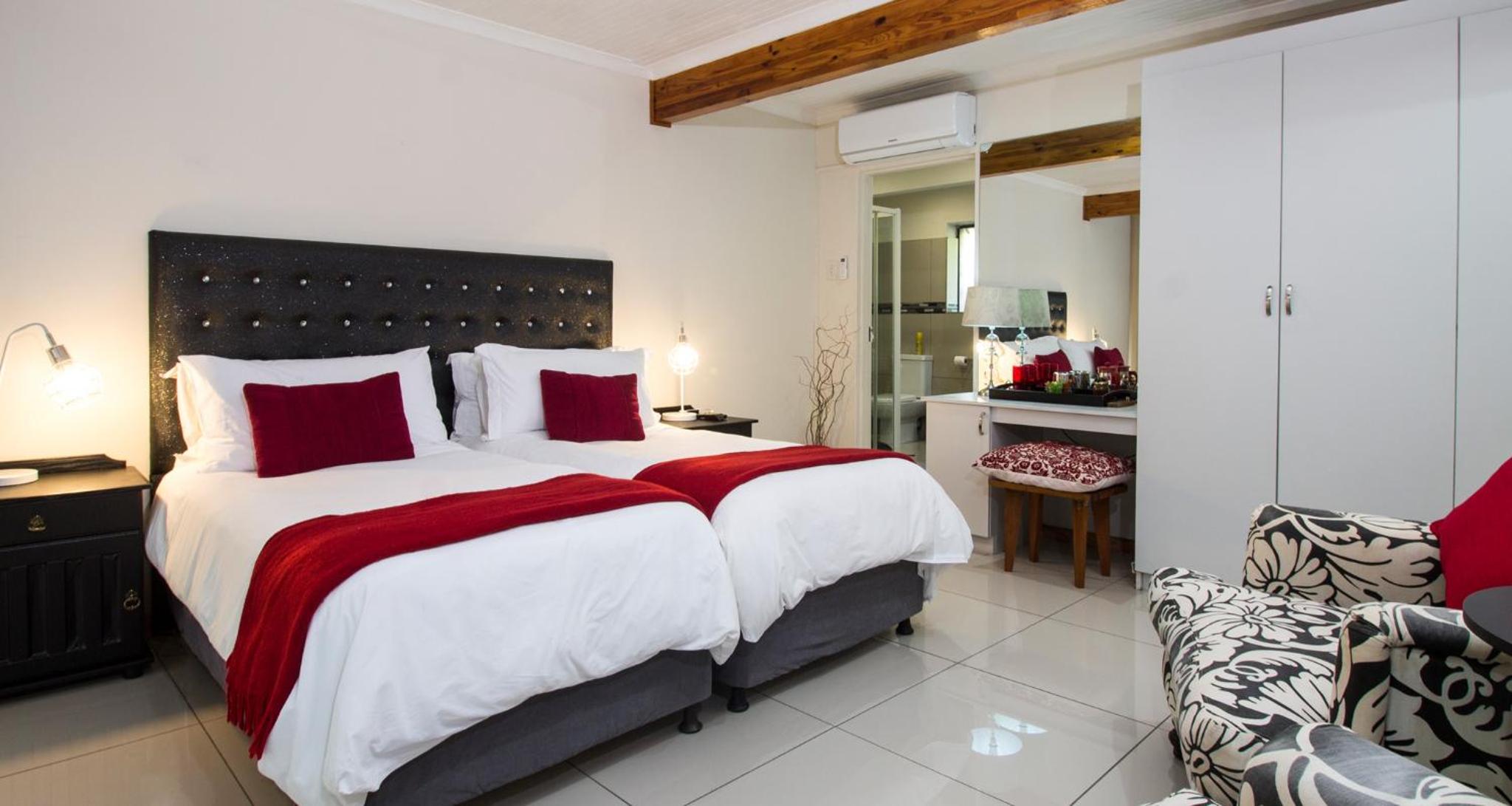 Twin Room - Photo 7