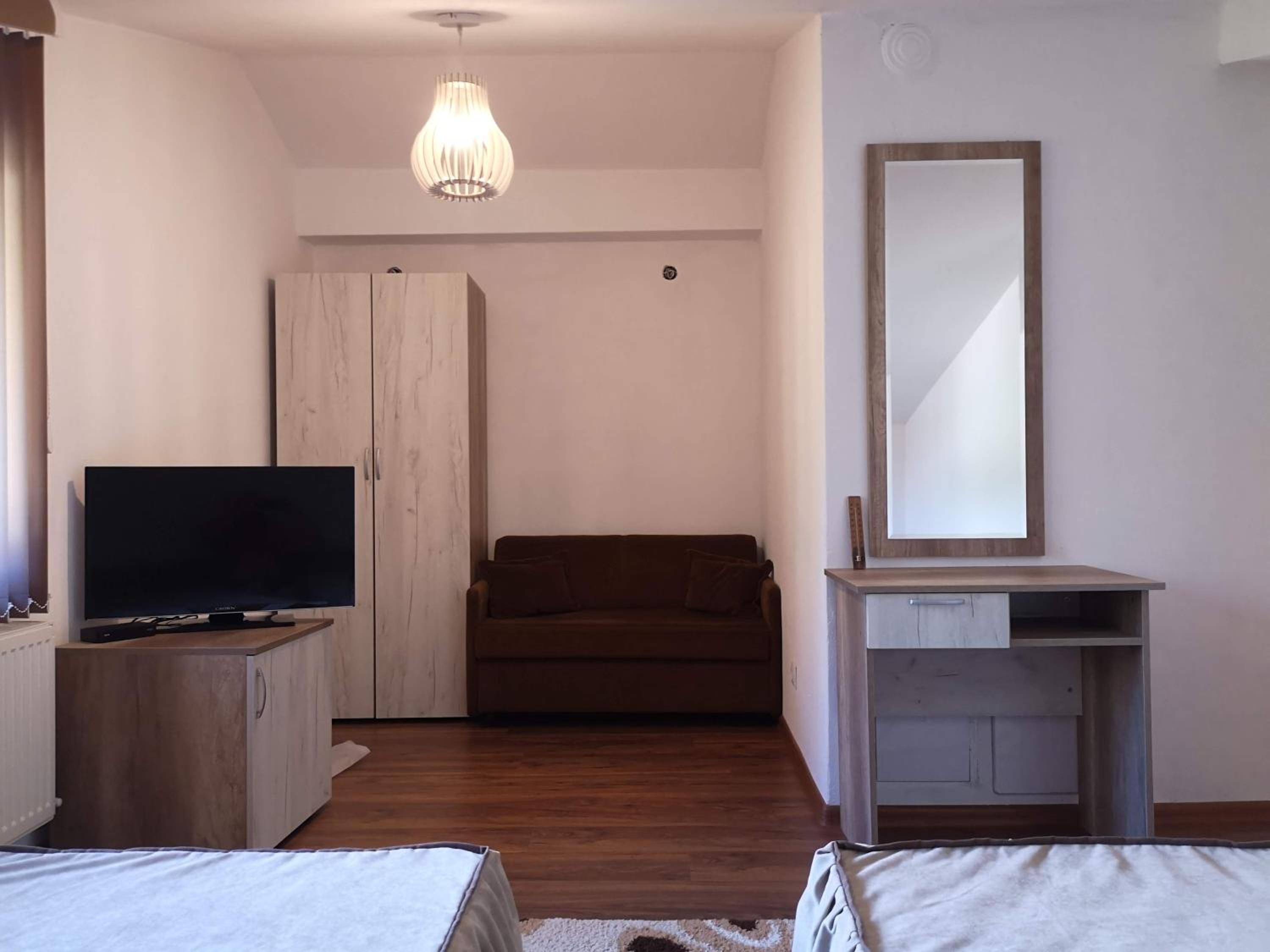 Twin Room with Private Bathroom photo 3