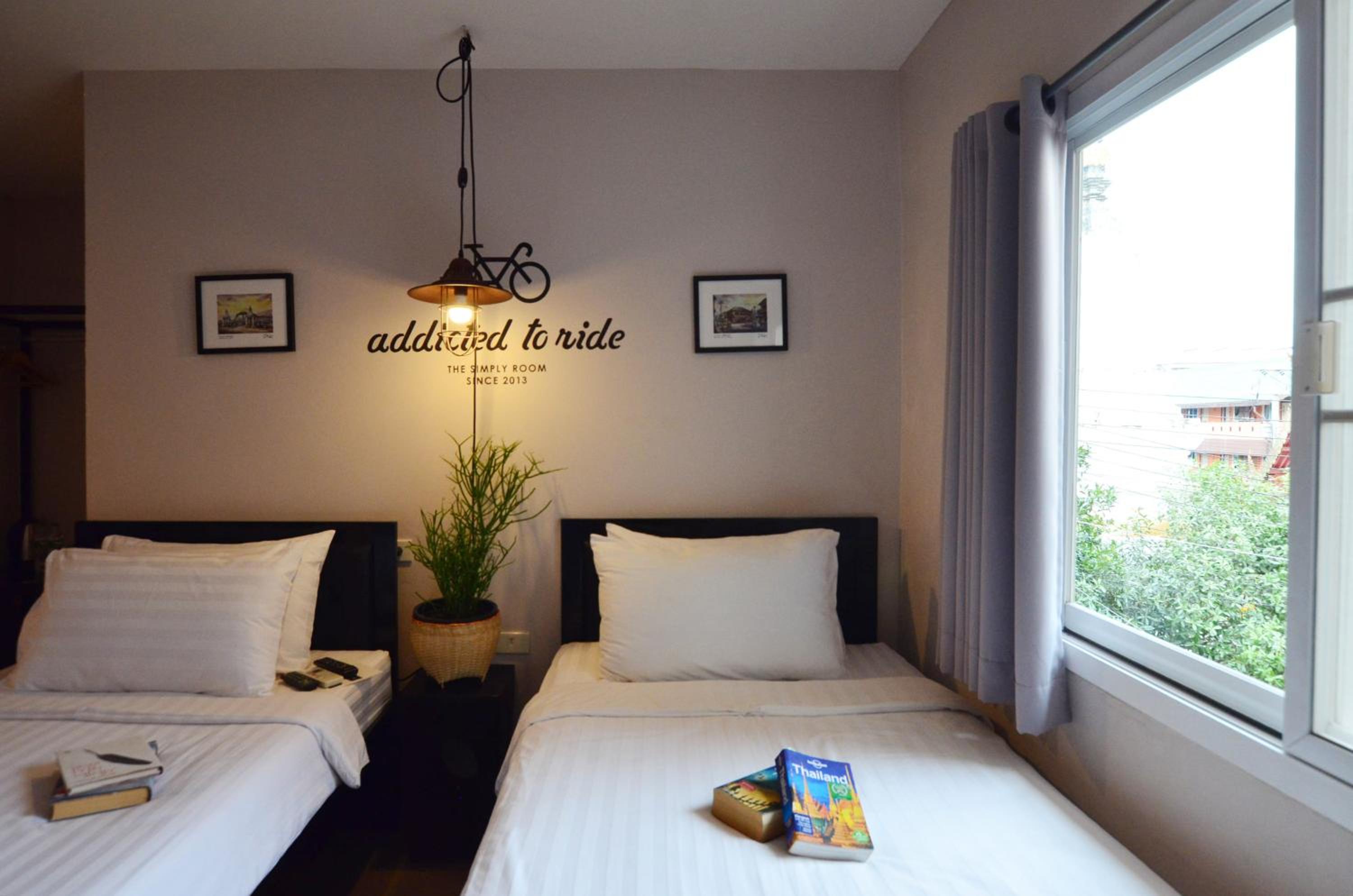 Twin Room with Private Bathroom - Photo 1
