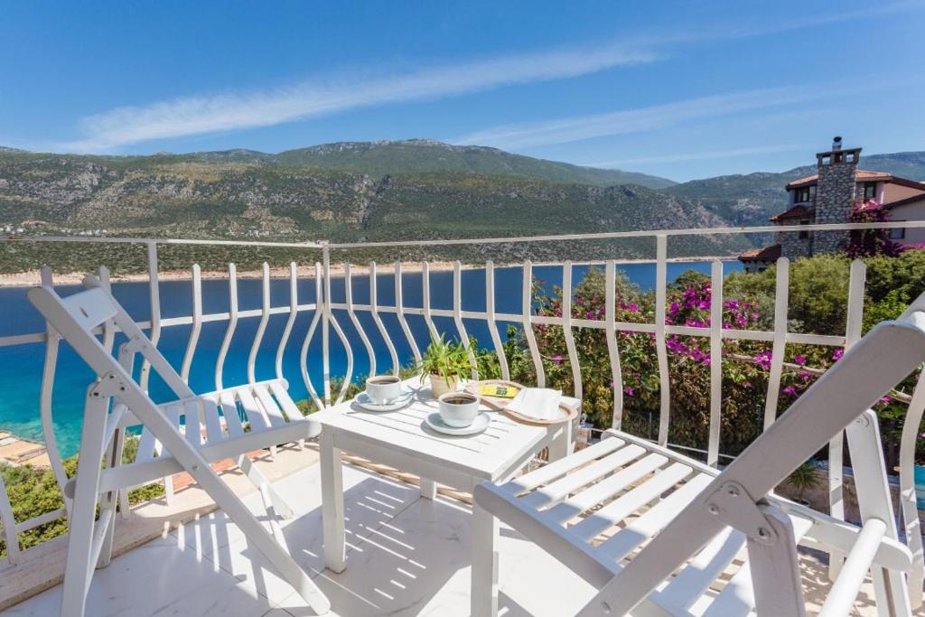 Double Room With Balcony And Sea View - Photo 10
