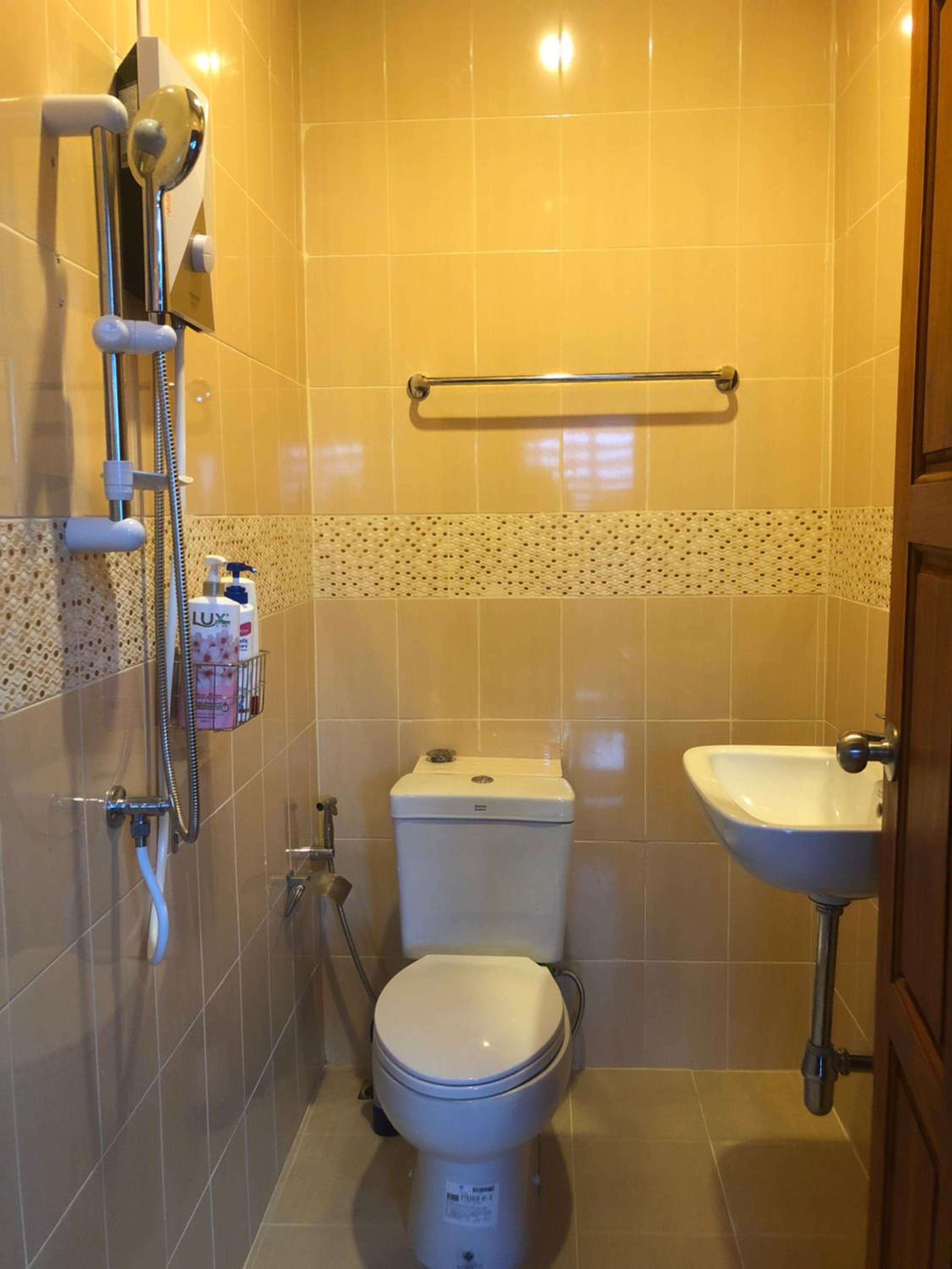 Budget Double Room - Photo 2