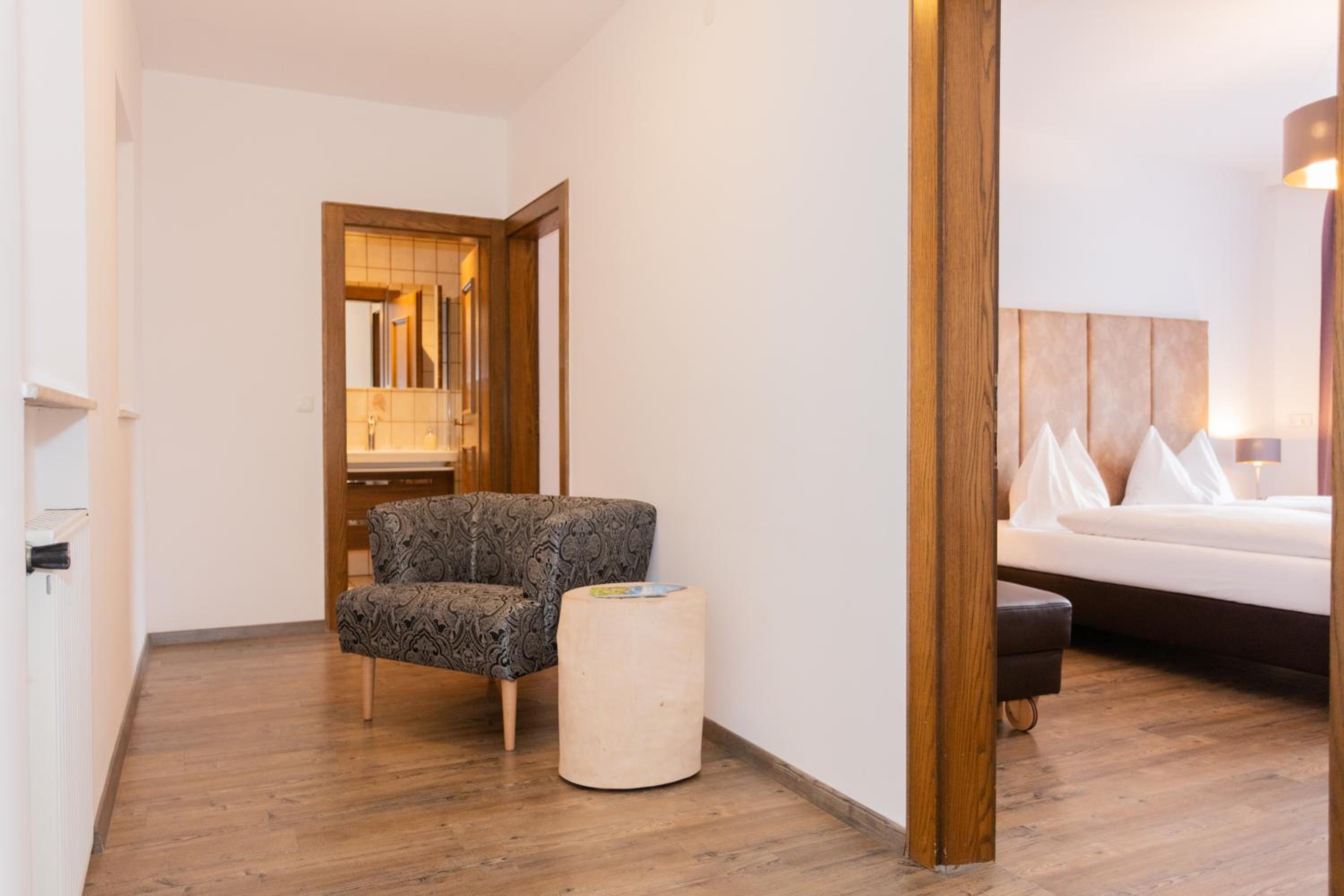 Family Room With Balcony photo 1