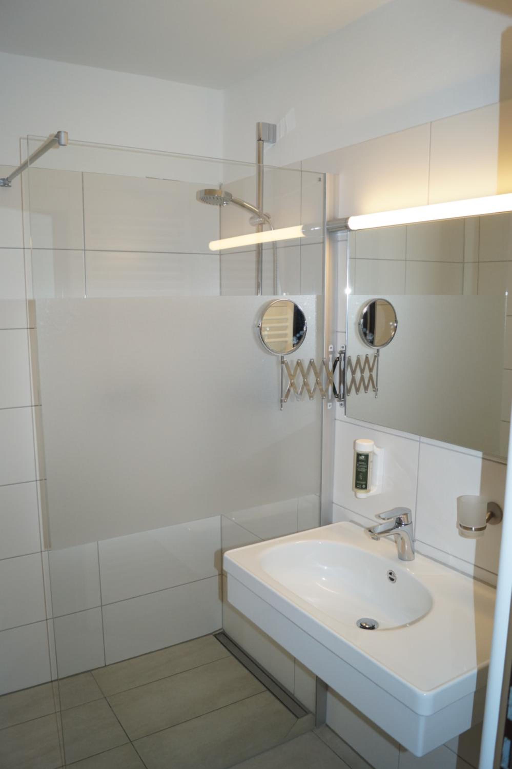 Double Room - Photo 8