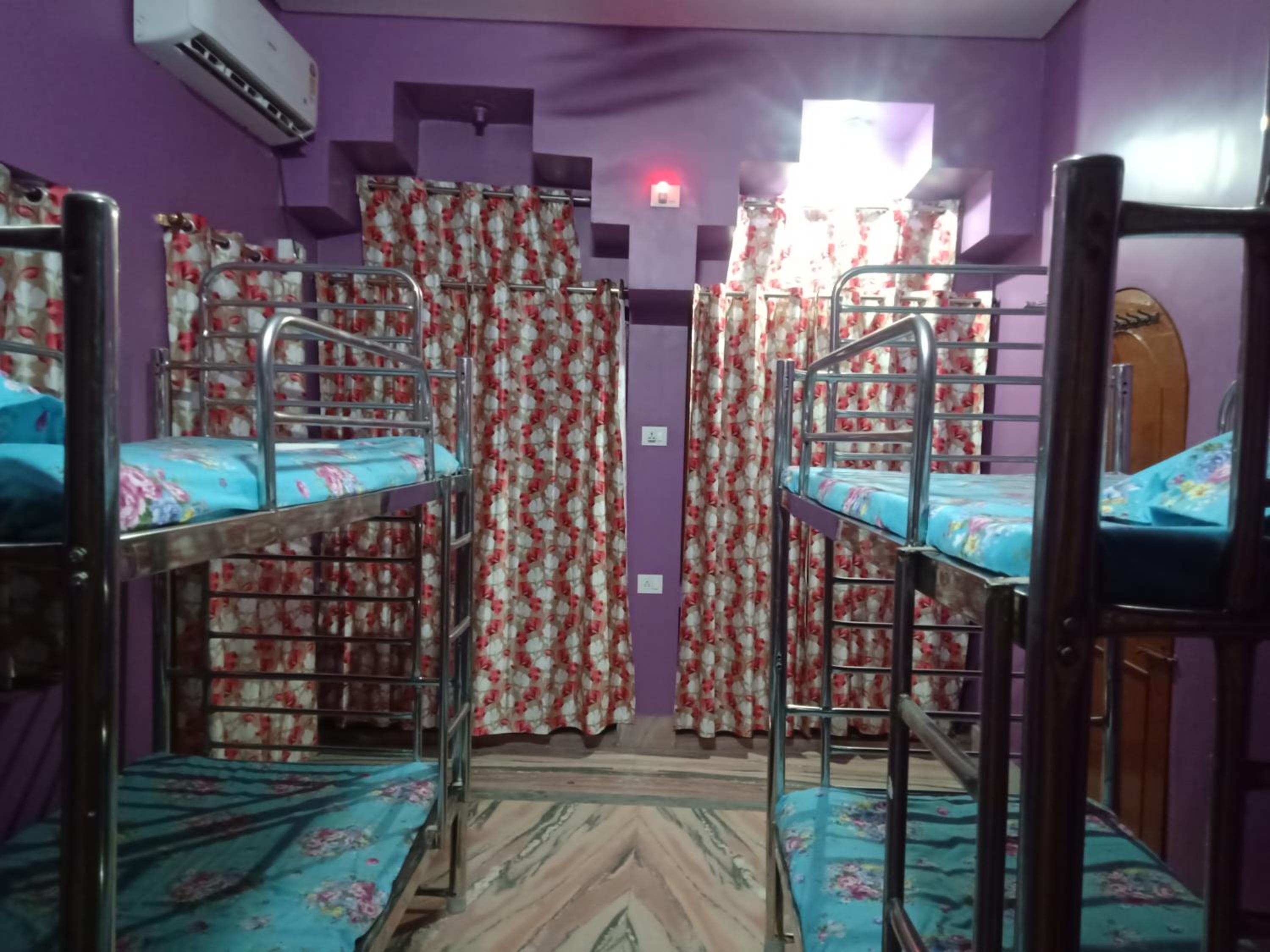 Bed in 4-Bed Dormitory Room photo 1