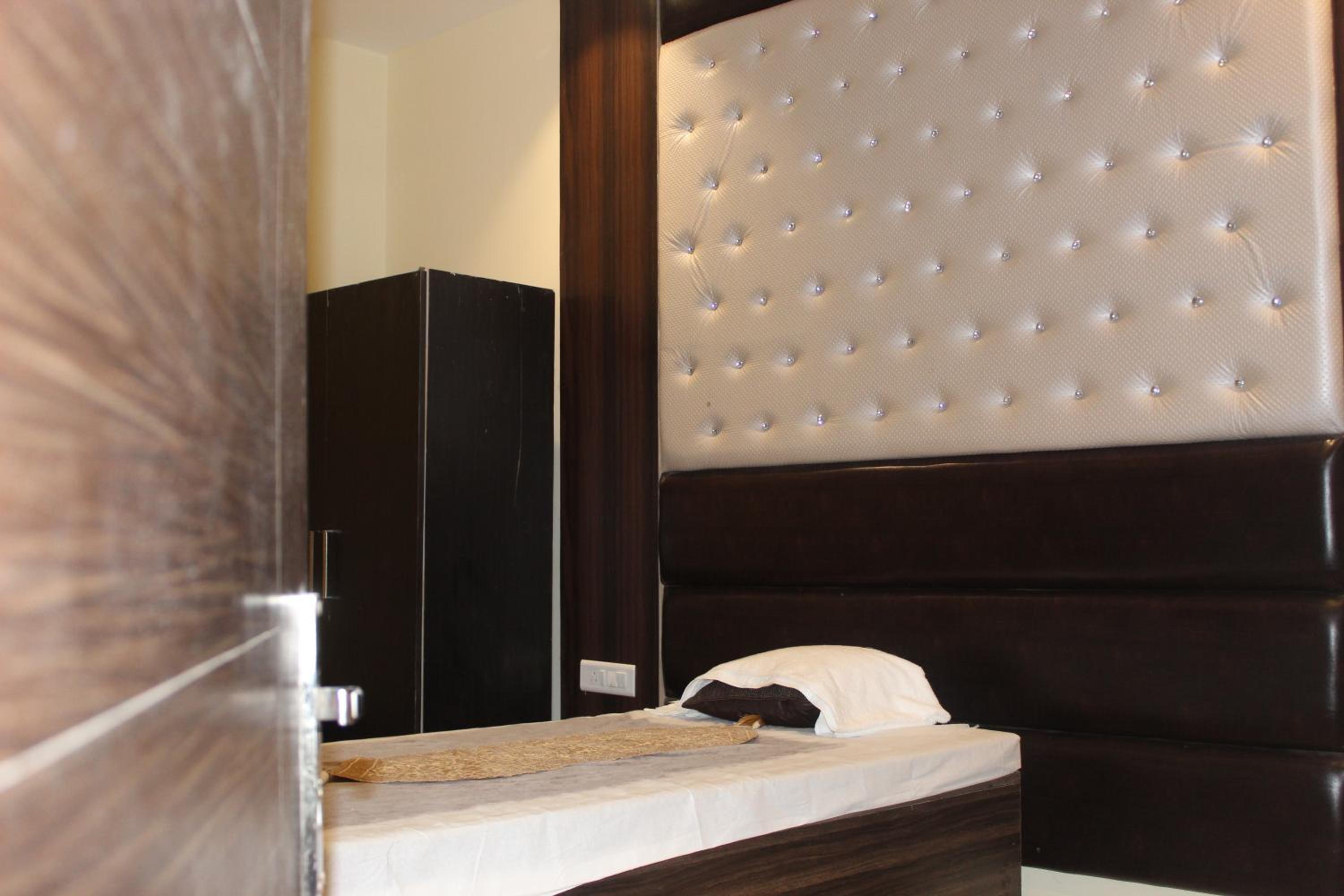 Standard Double Room With Fan