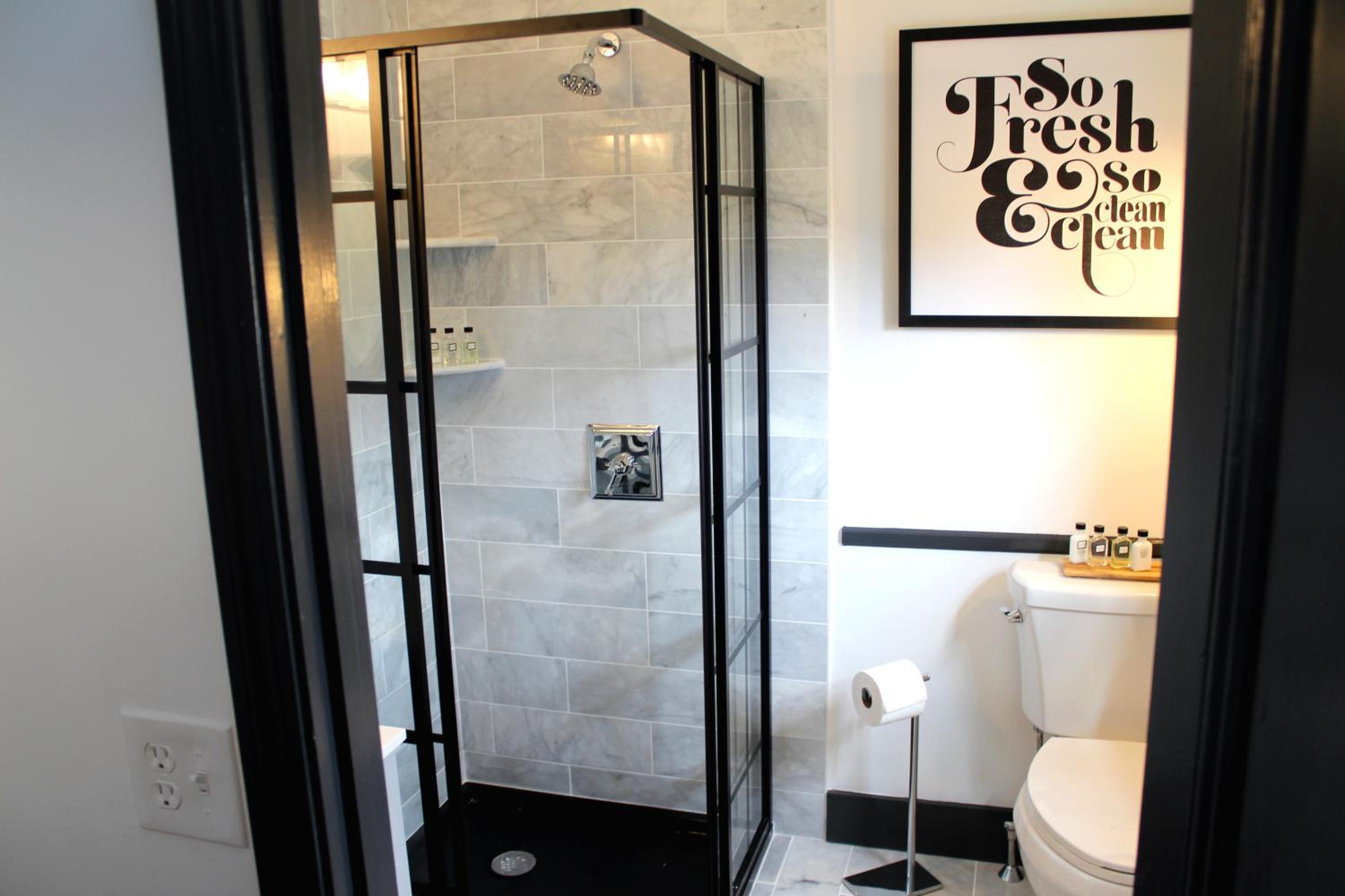 Superior King Suite - Photo 6
