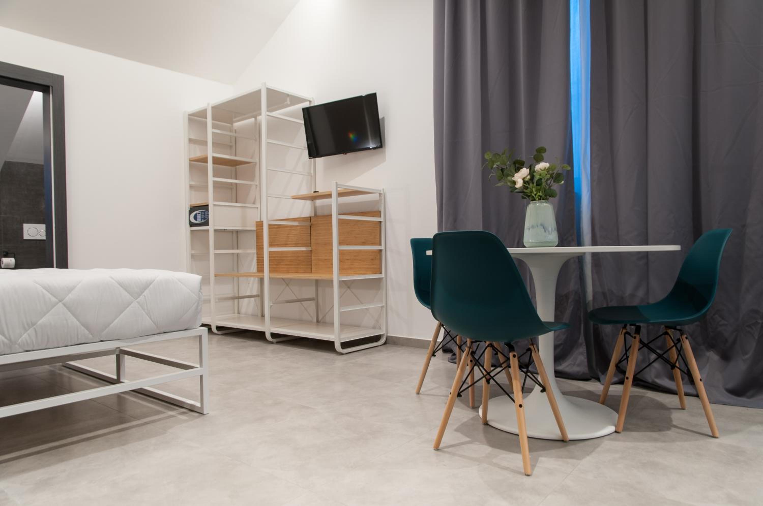 Suite - Photo 5