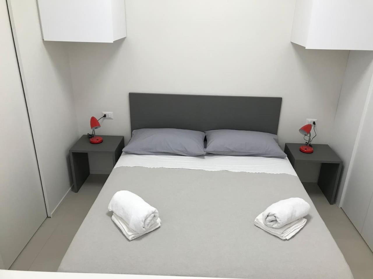 One-Bedroom Apartment photo 3