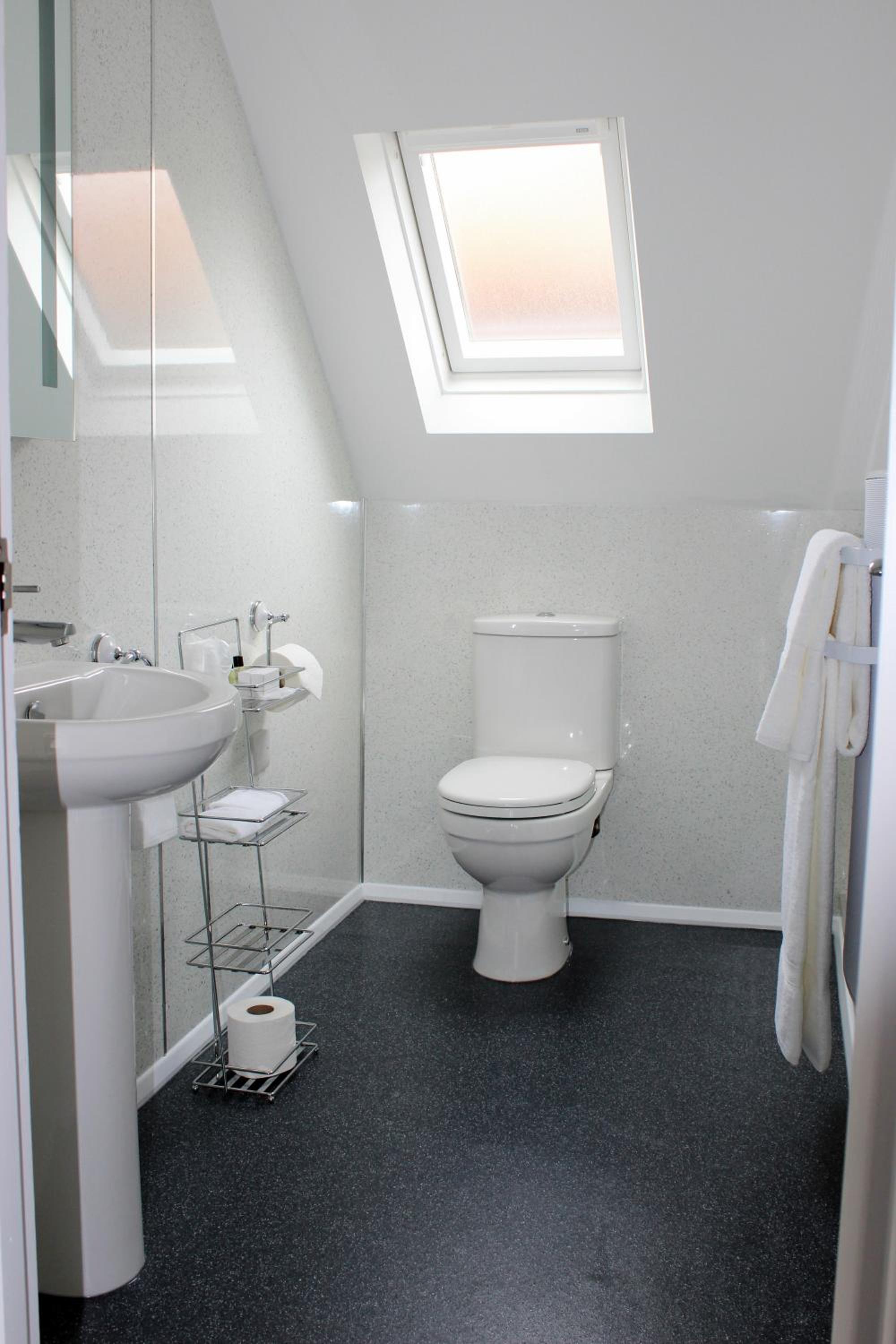 Double Room - Photo 11