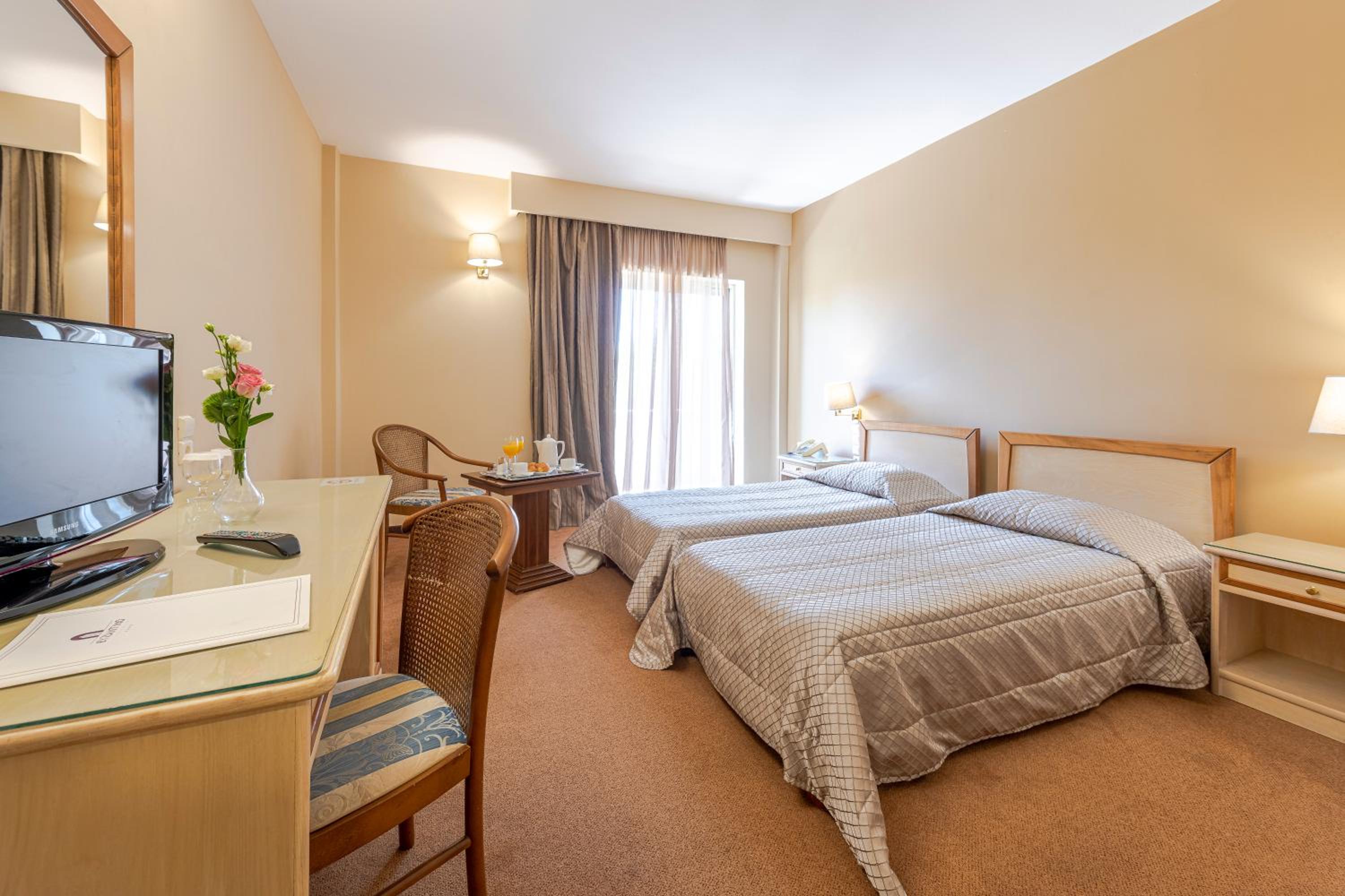 Standard Double or Twin Room - Photo 2