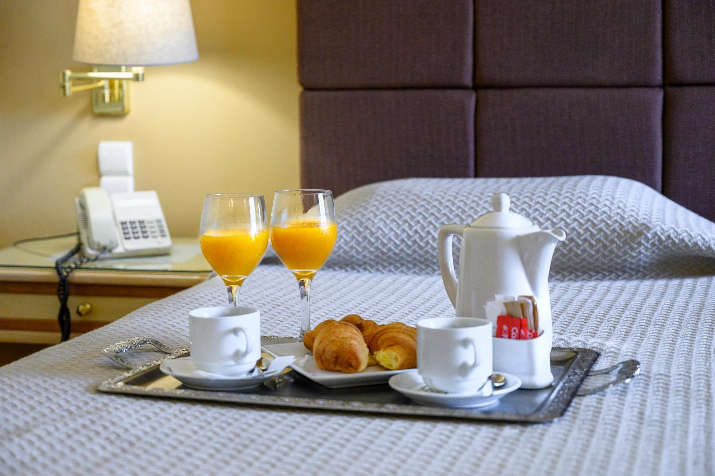 Standard Double or Twin Room - Photo 1