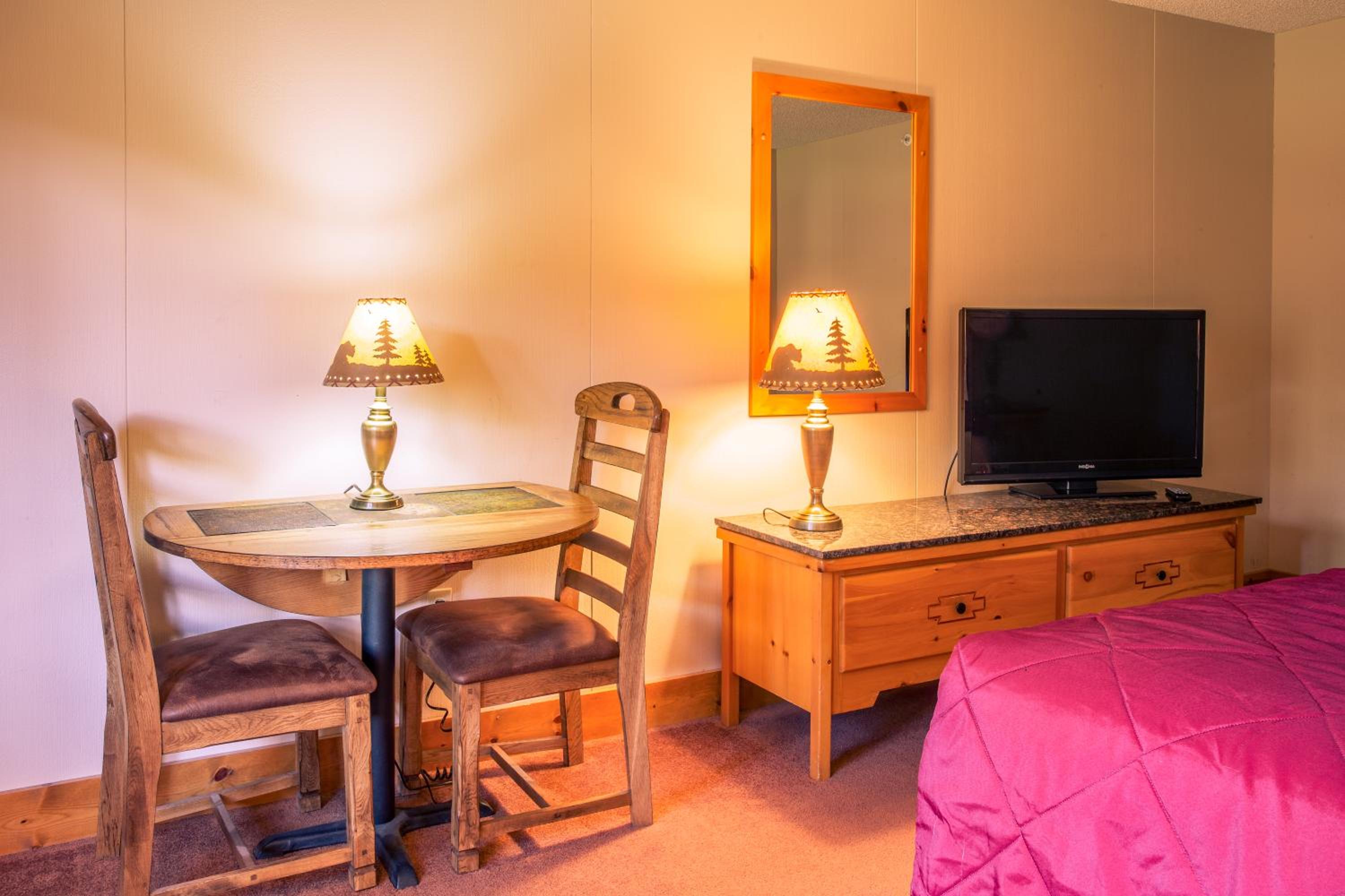 Standard King Room photo 1