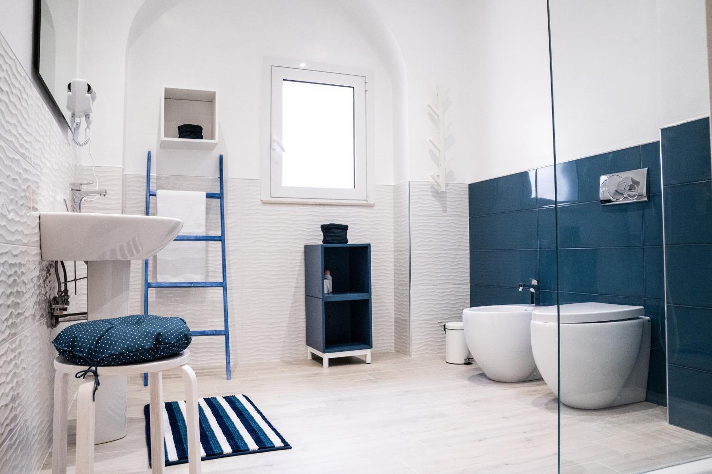 One-Bedroom House - Photo 8