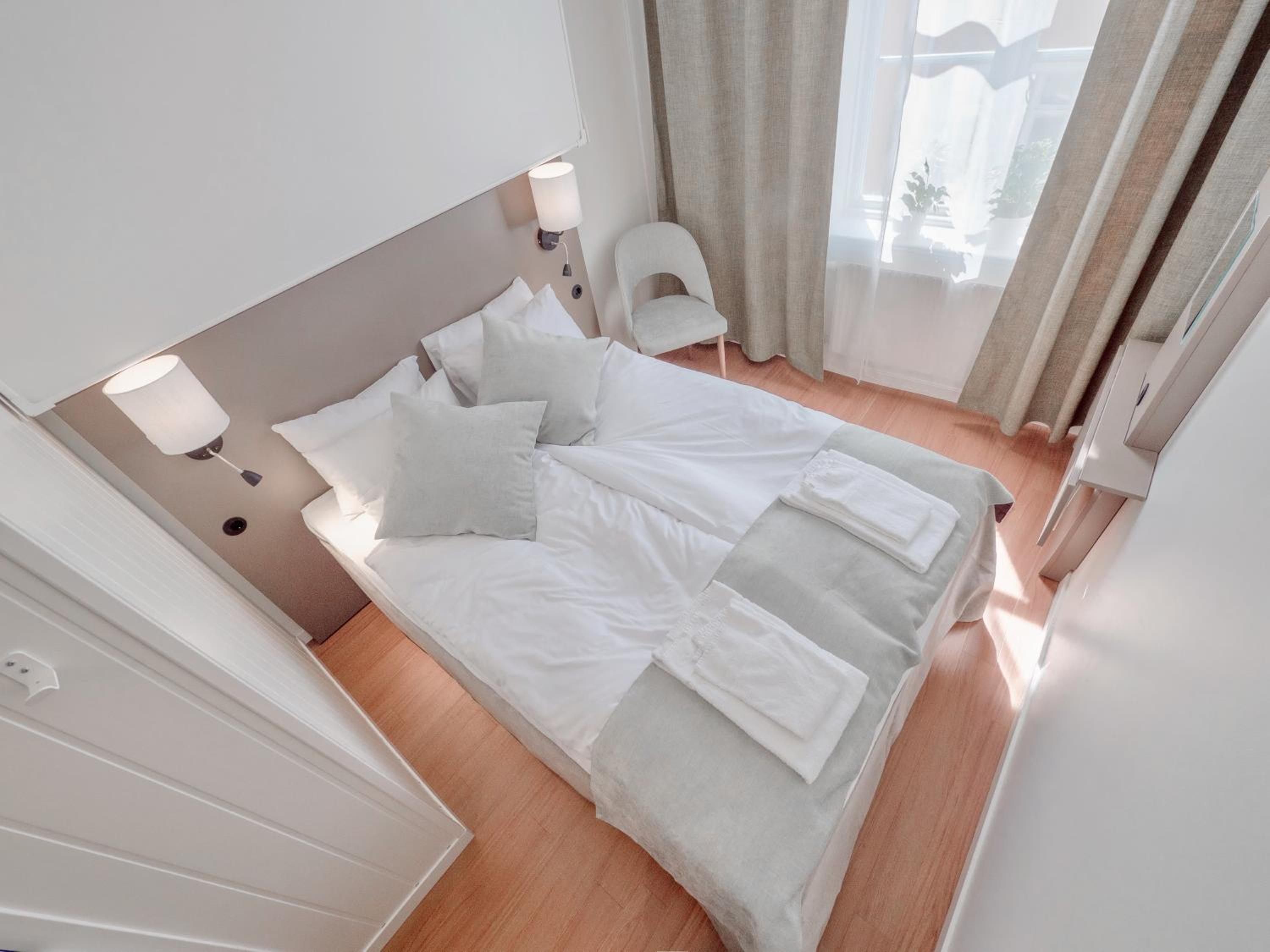 Budget Double Room with small bathroom photo 3