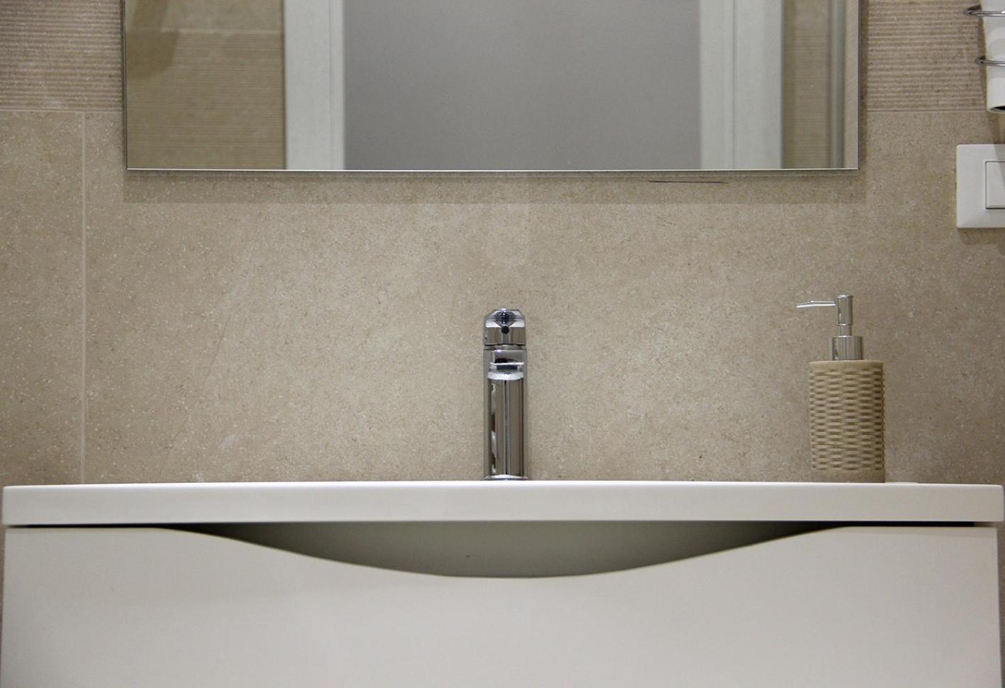 Double Room with Private Bathroom - Photo 4