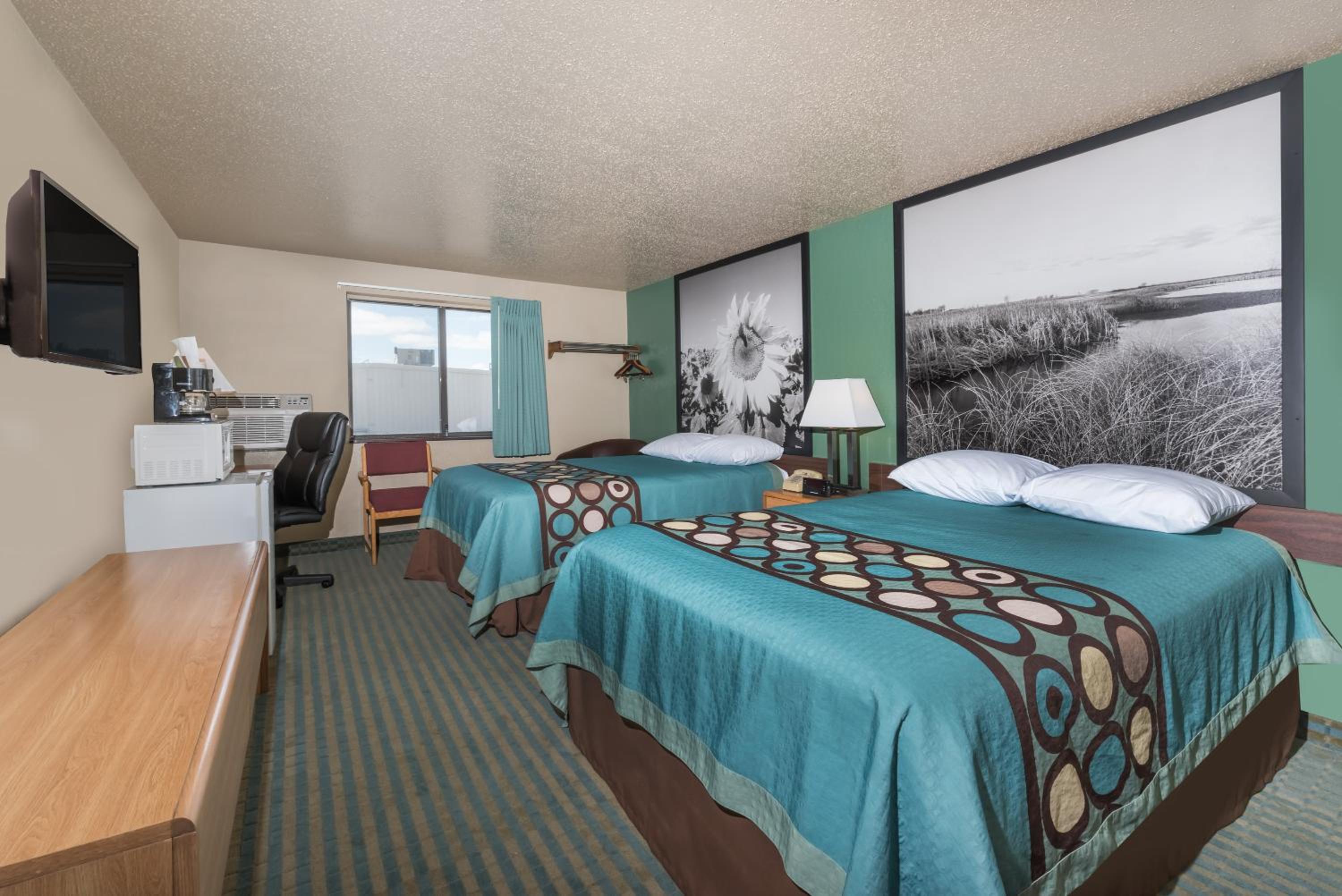 Double Room with Two Double Beds - Non-Smoking - Photo 3