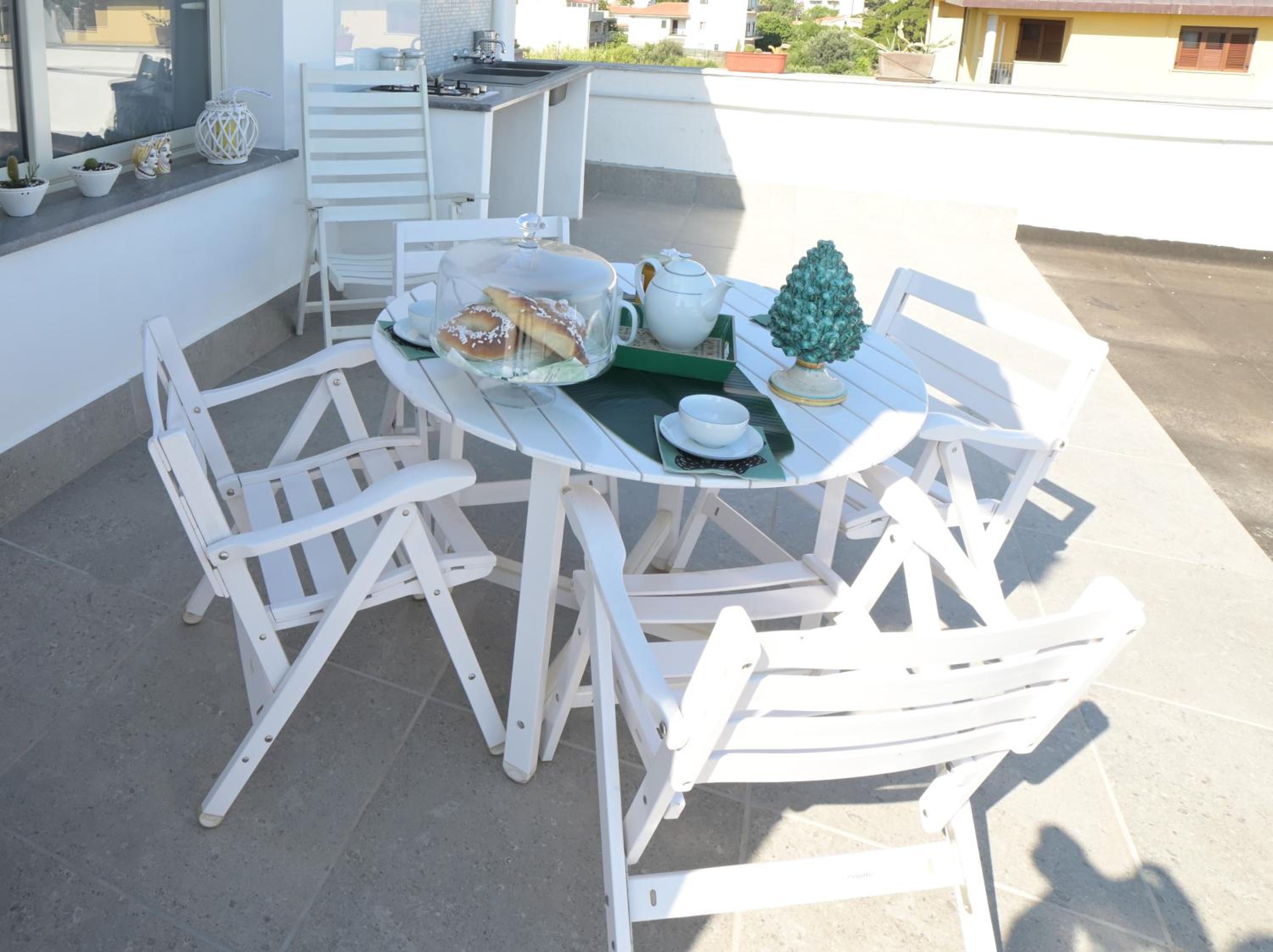 Double or Twin Room with Sea View photo 3