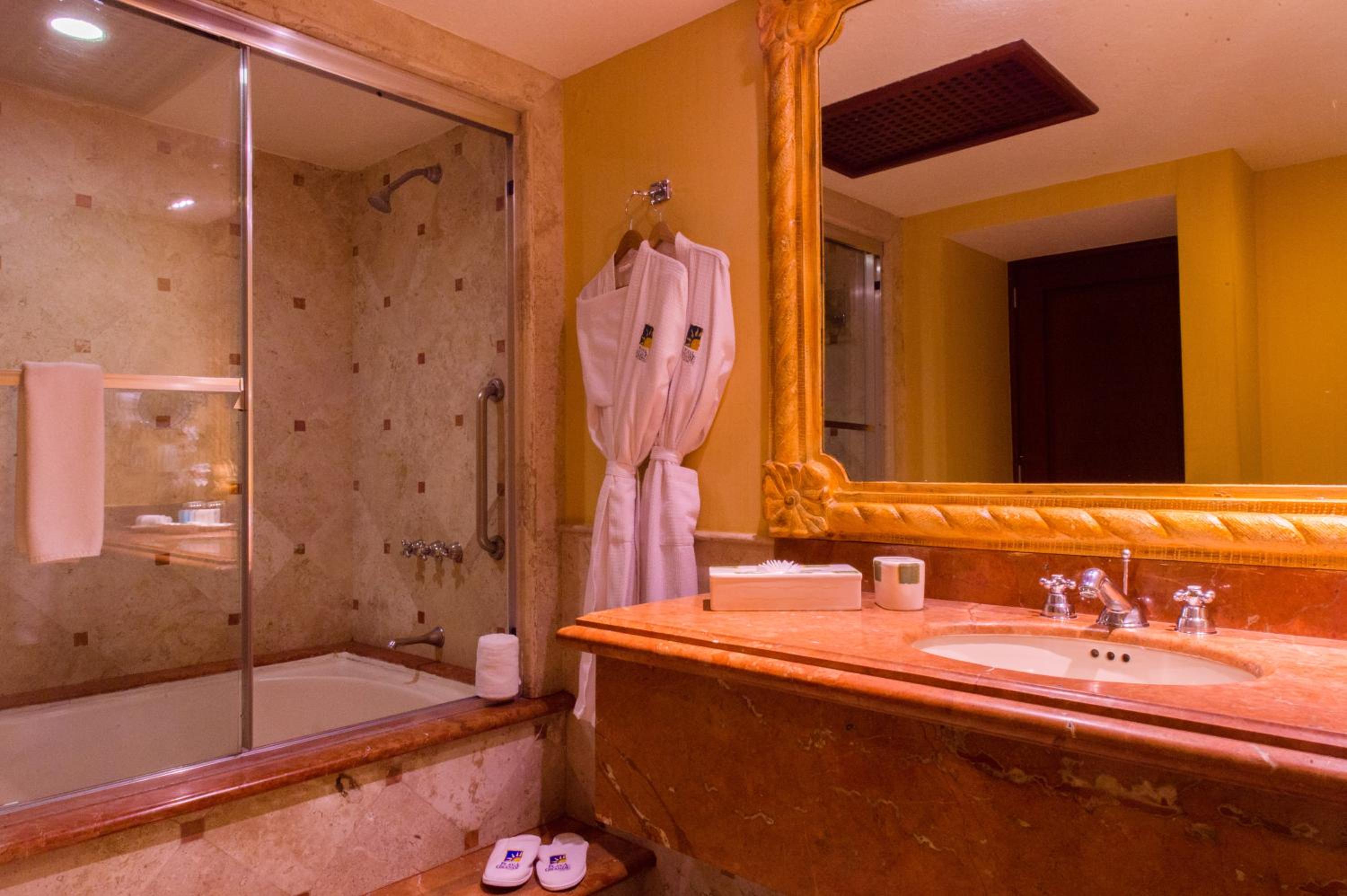 Deluxe Junior Suite - Photo 4