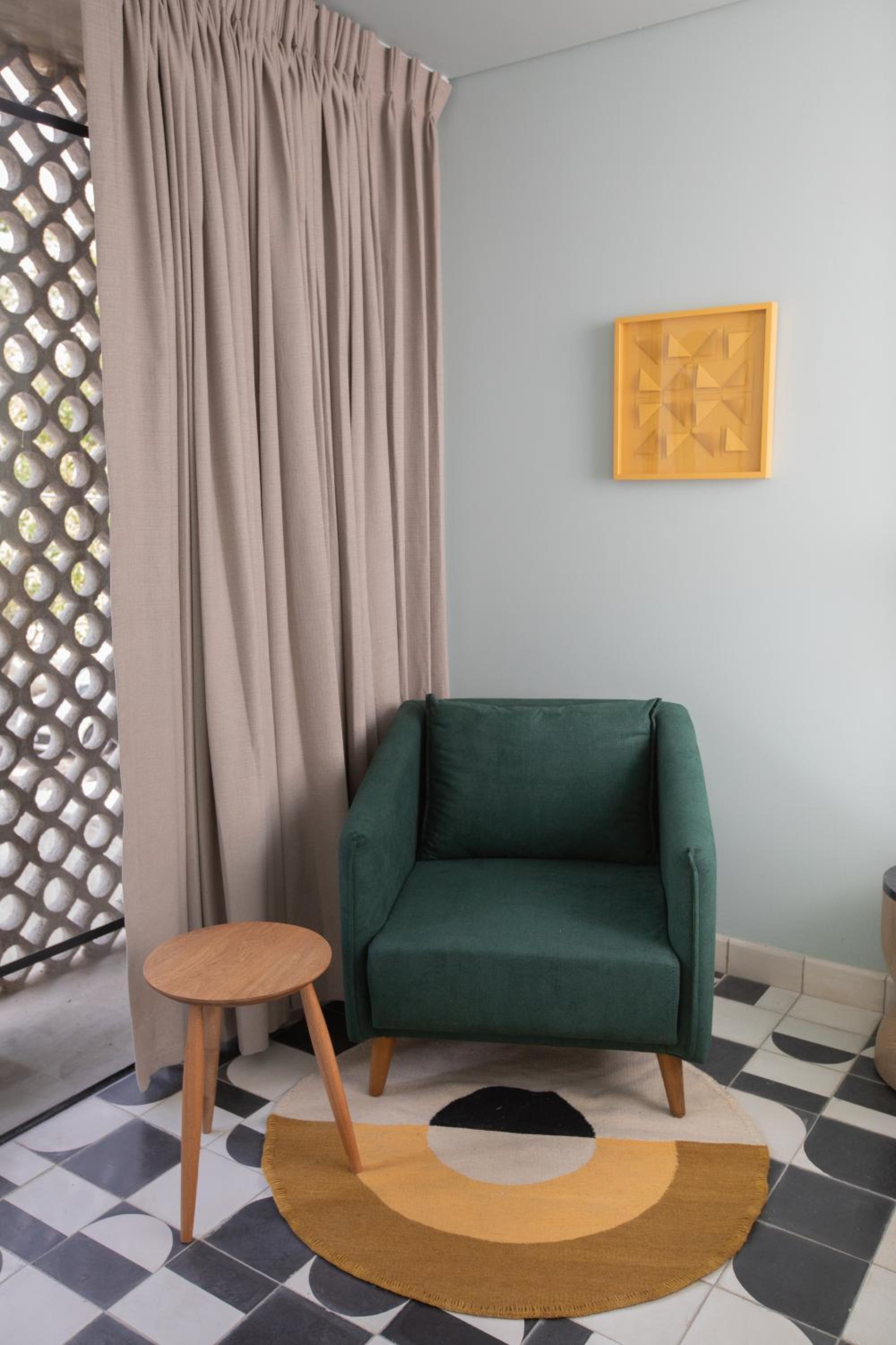 Double Room with Balcony - Photo 8