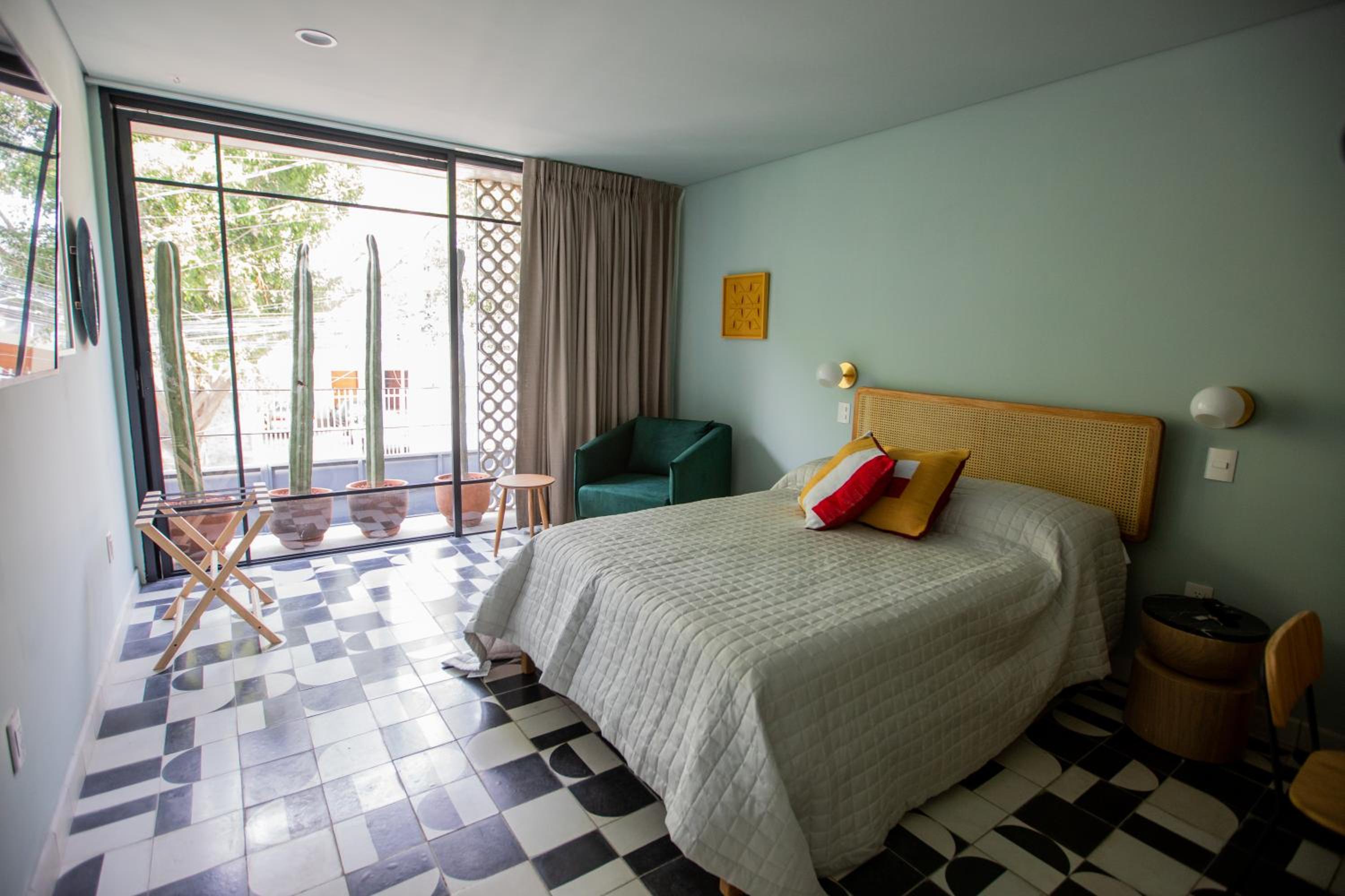 Double Room with Balcony - Photo 7